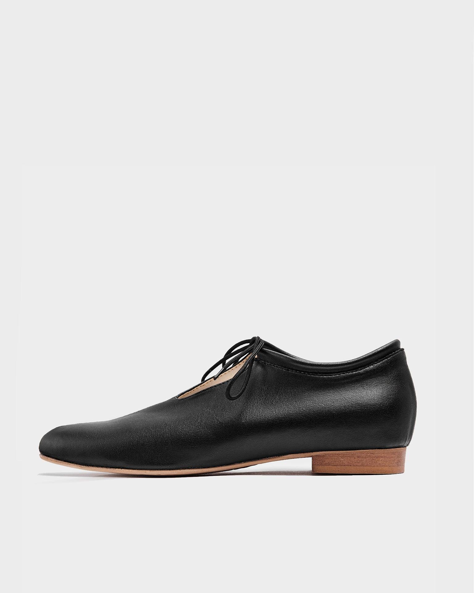 Akira Pumps Black Nopal ballerinas made of cactus leather - Image 12