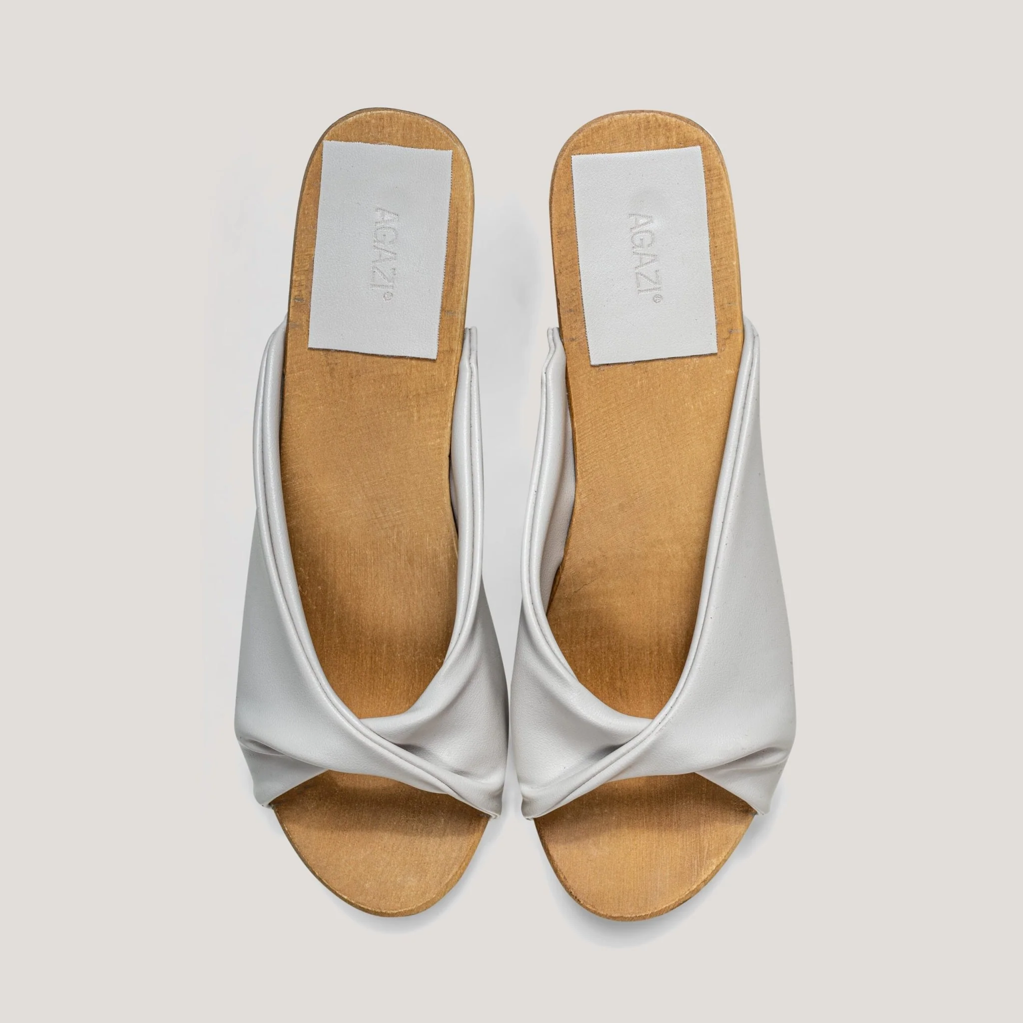"All that she wants!" - vegan grape leather clogs - cream - Image 3