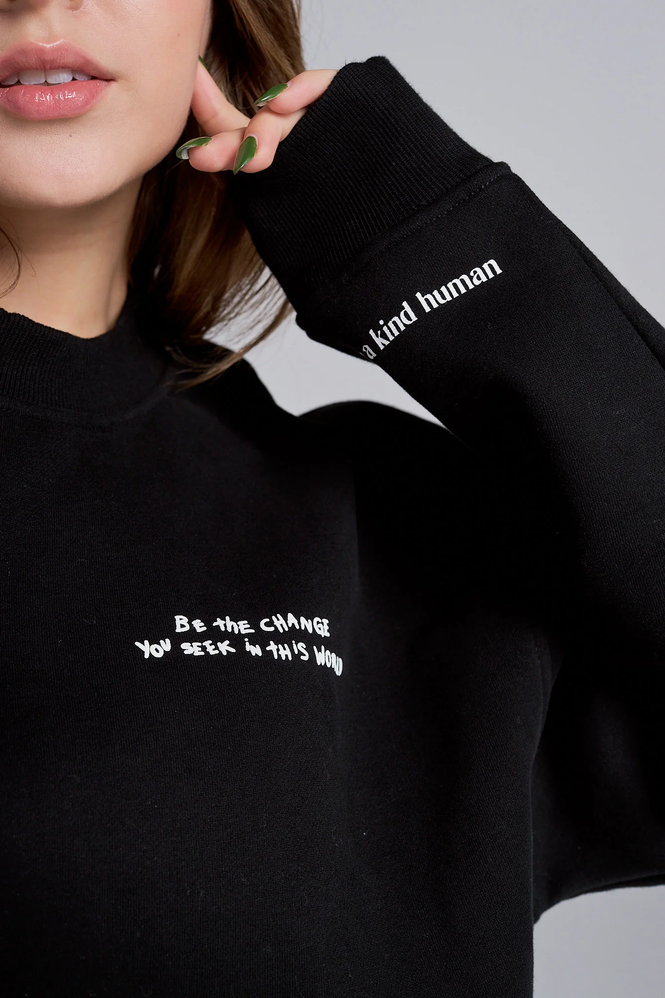 Be the change Crewneck - Image 3