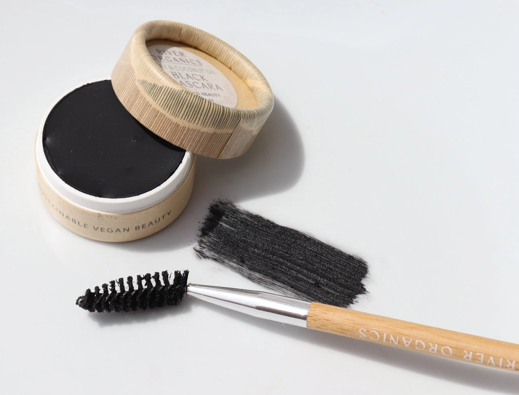 Black Vegan Zero-Waste Mascara - Image 9