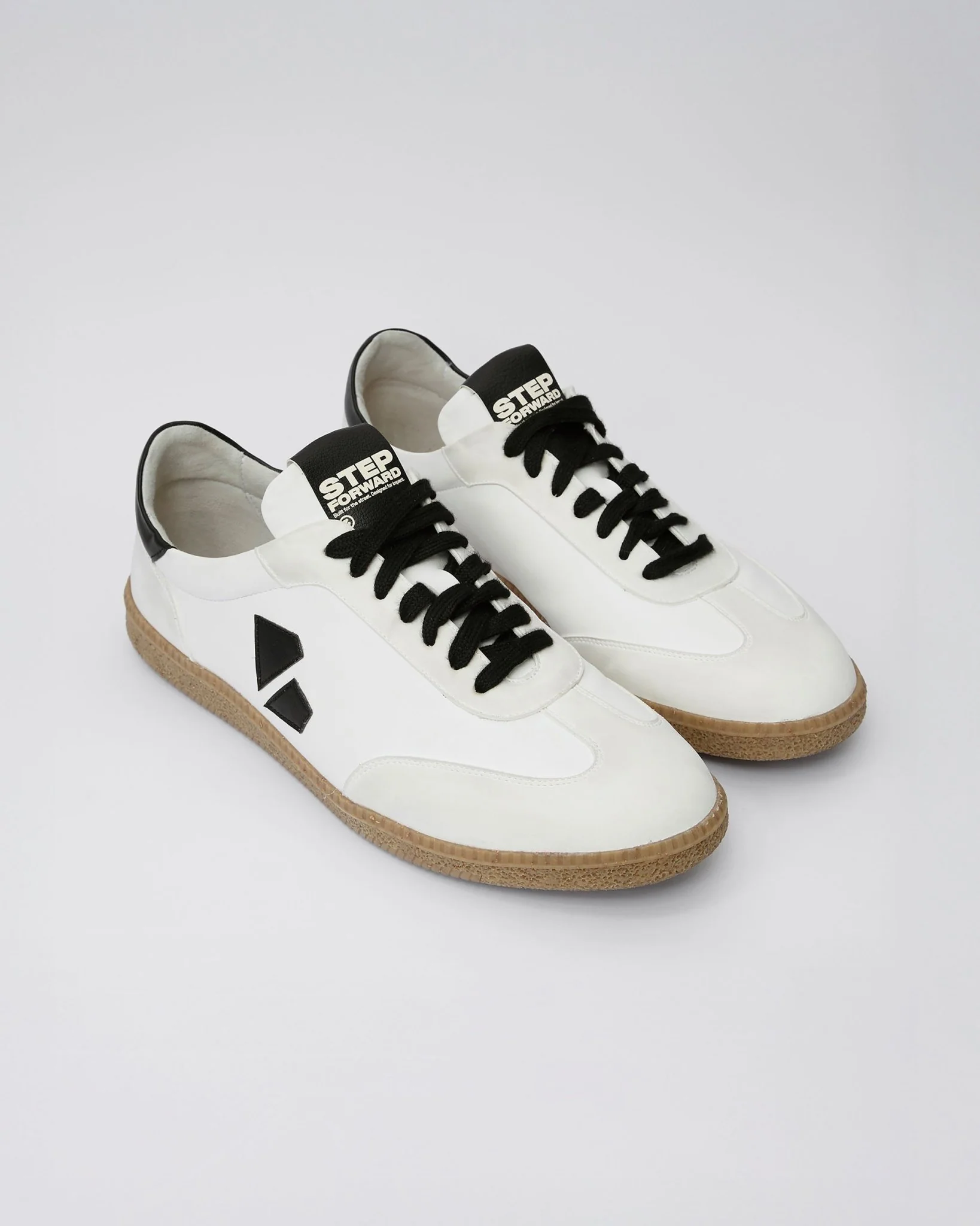 Brava Sneakers White Black - Image 3