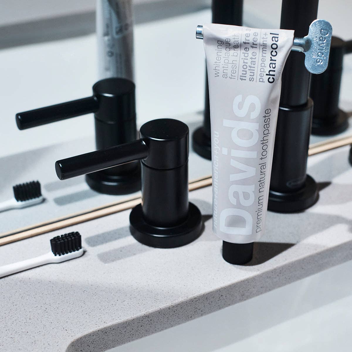 Davids Premium Toothpaste - Charcoal+Peppermint - Image 4