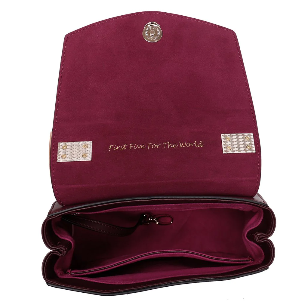 Doshi Saddle Bag - Vegan Display Piece - Image 14