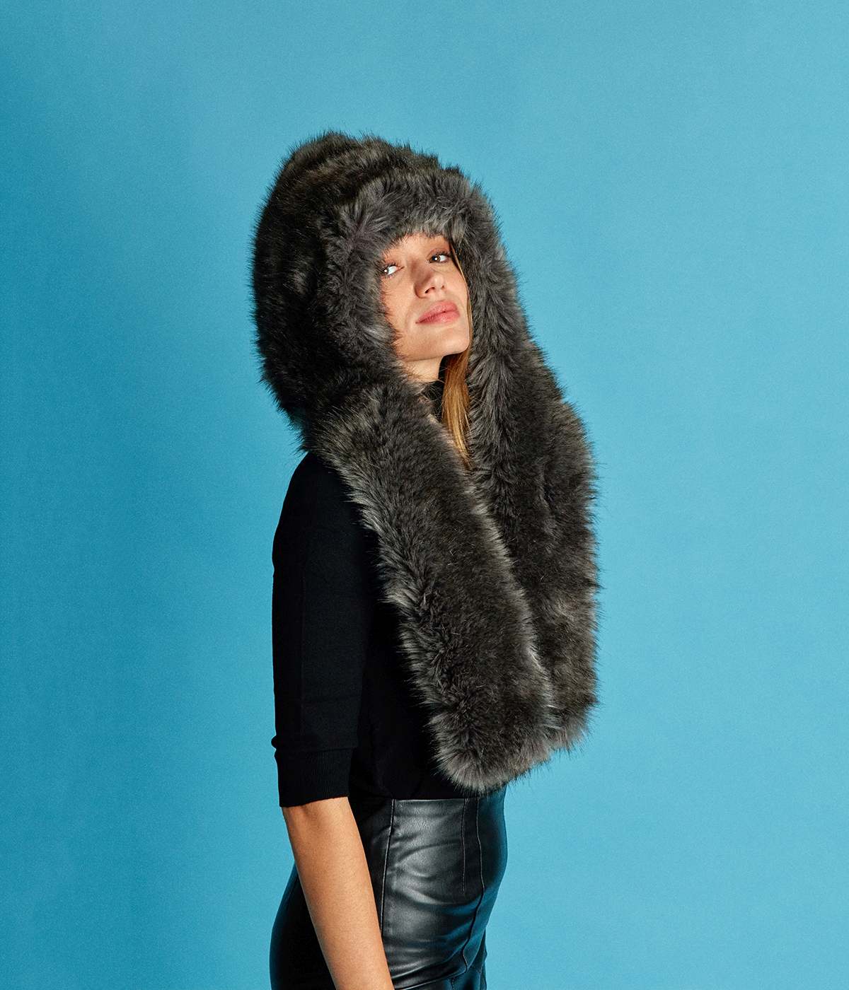 Suzon Intense Grey Vegan Fur Hooded Scarf - Image 3