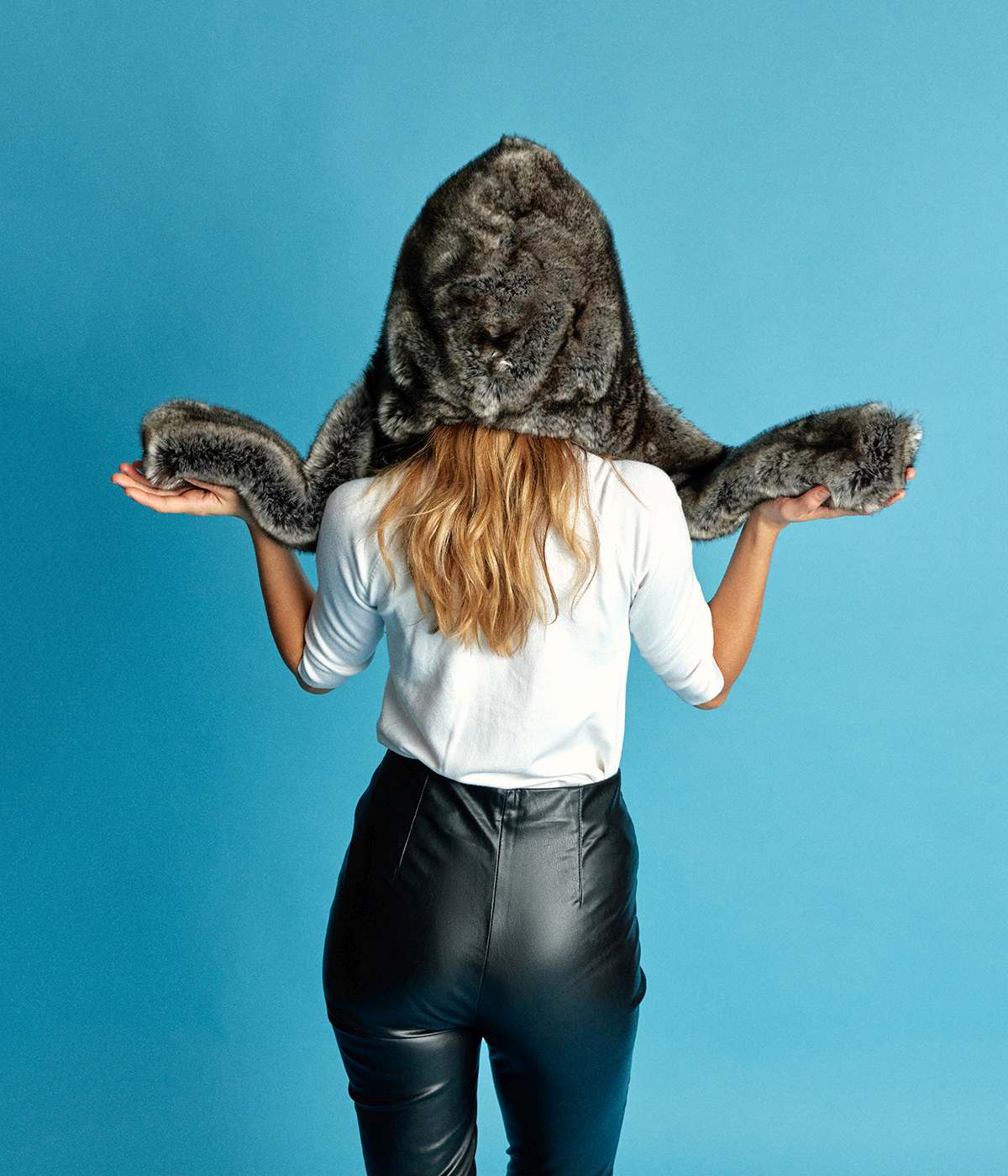 Suzon Polar Grey Vegan Fur Hooded Scarf - Image 4