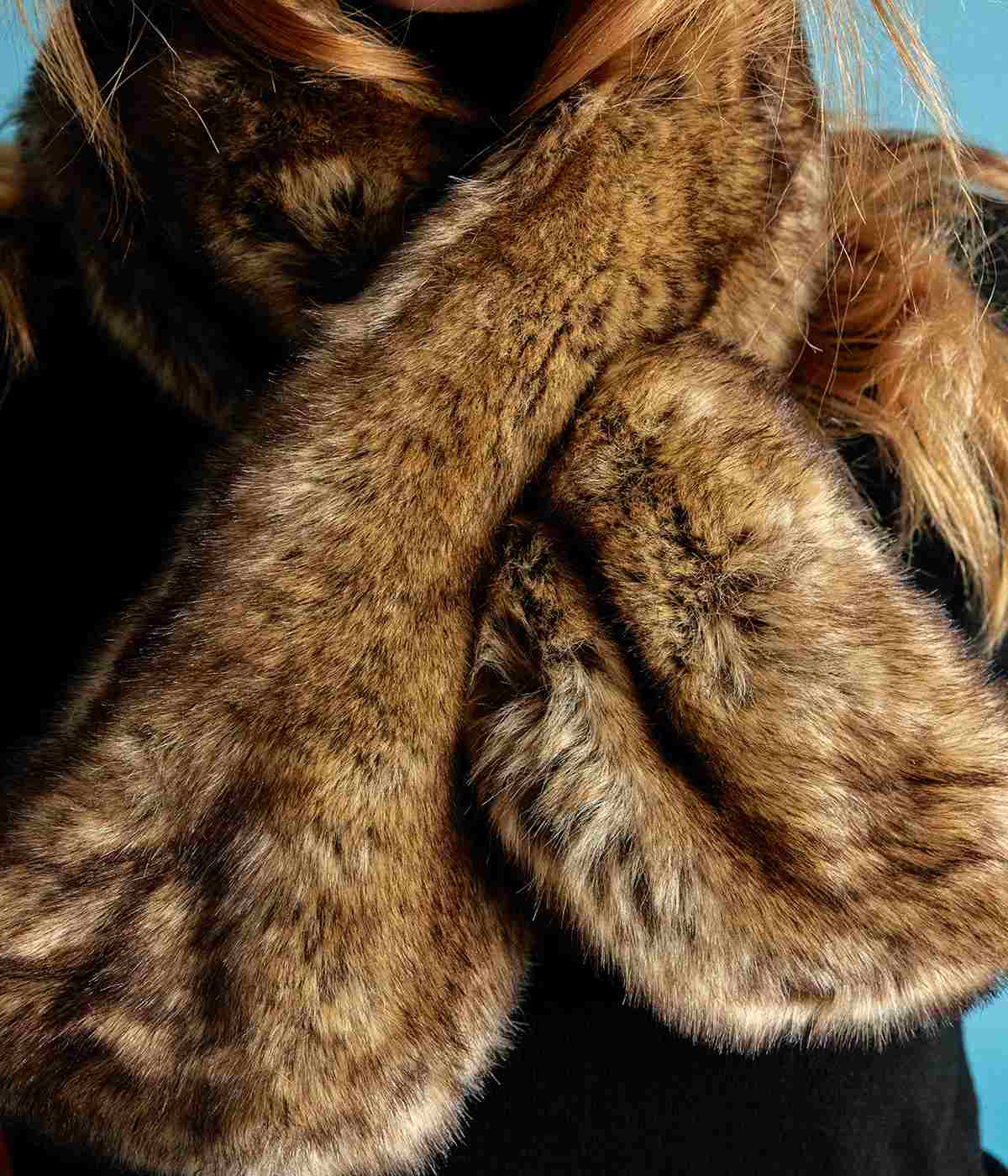 Joséphine Amber Dune Vegan Fur Scarf - Image 4
