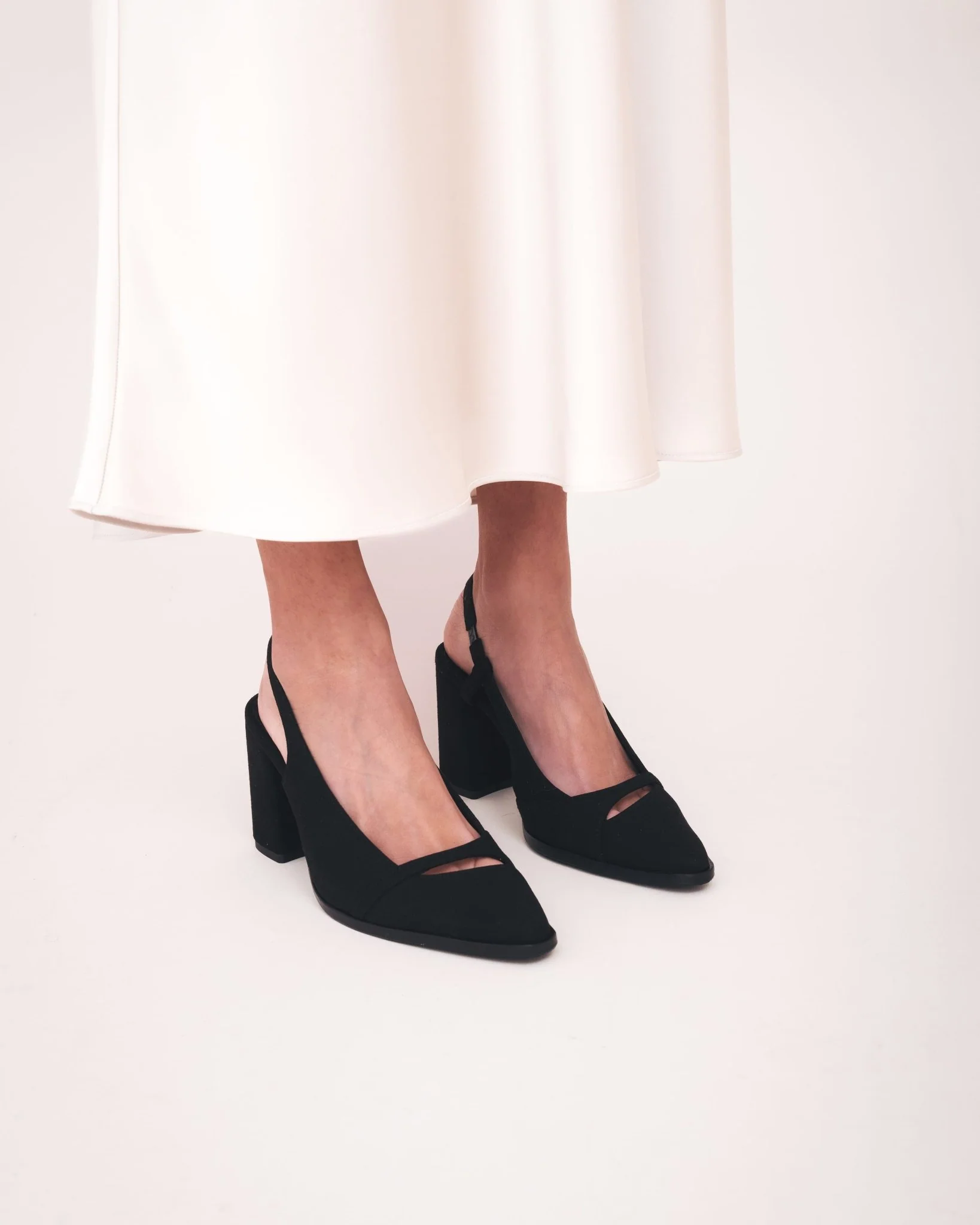 EMBER Black - Image 2