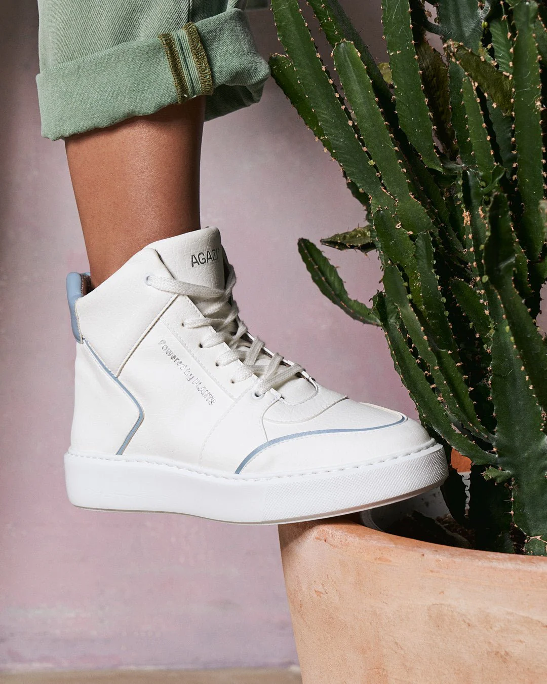EMI plant-based sneakers – white & blue - Image 2