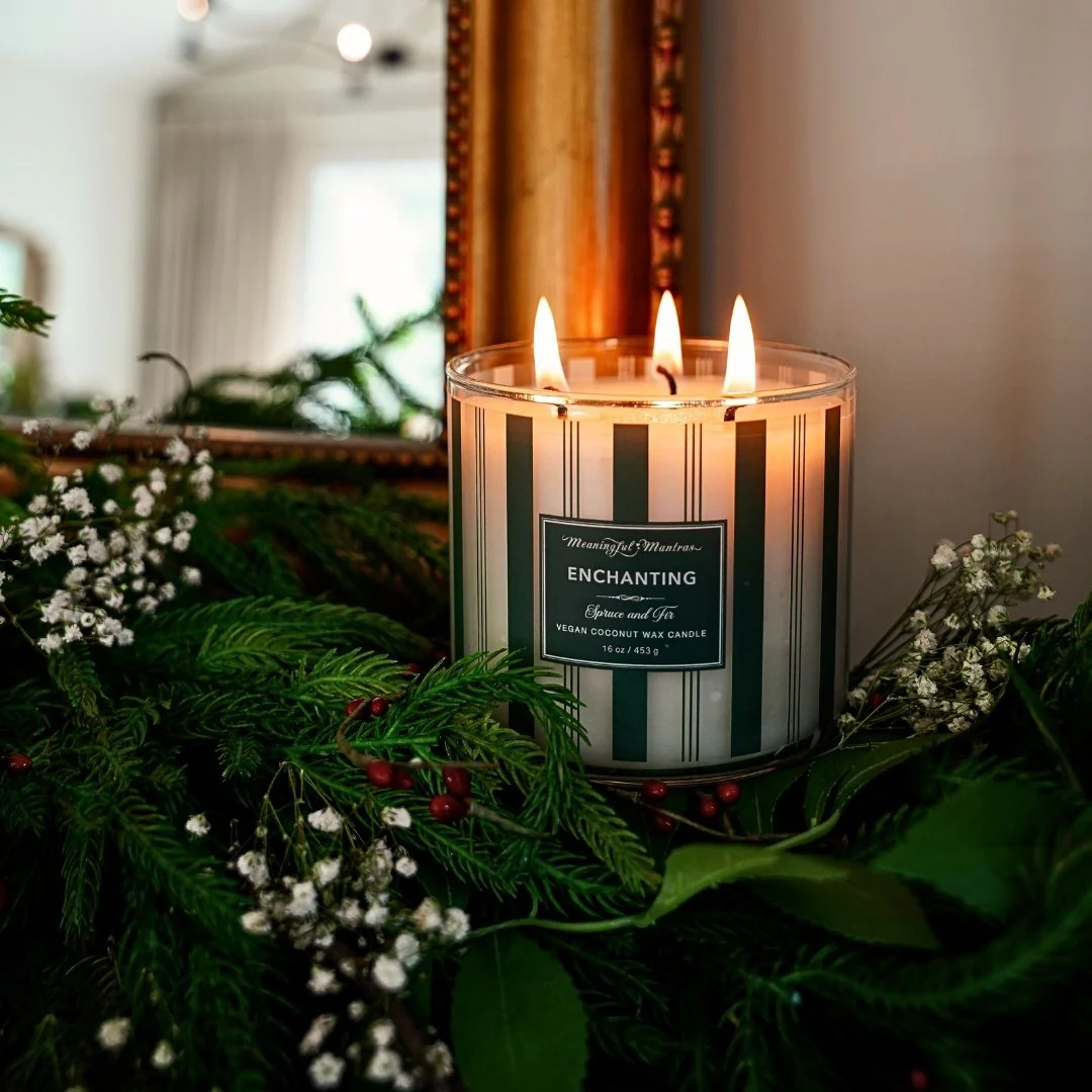 Festive 3-Wick Spruce & Fir 16oz Candle - Image 5