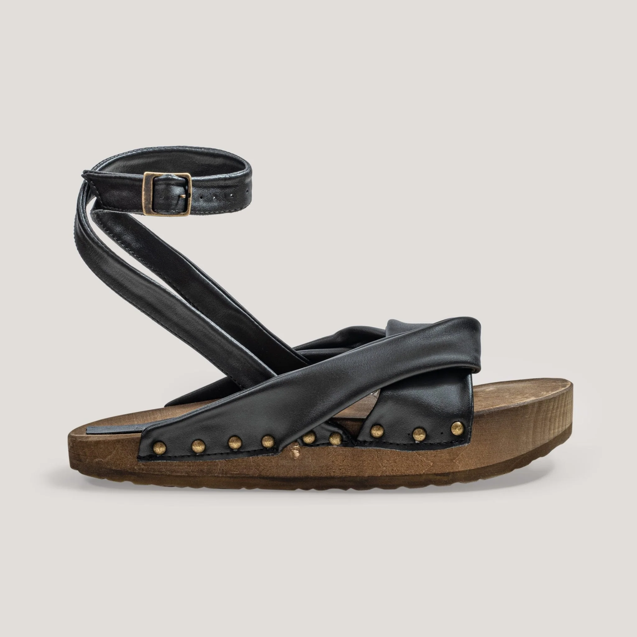 "Get in shape!” vegan grape leather sandals - Image 2