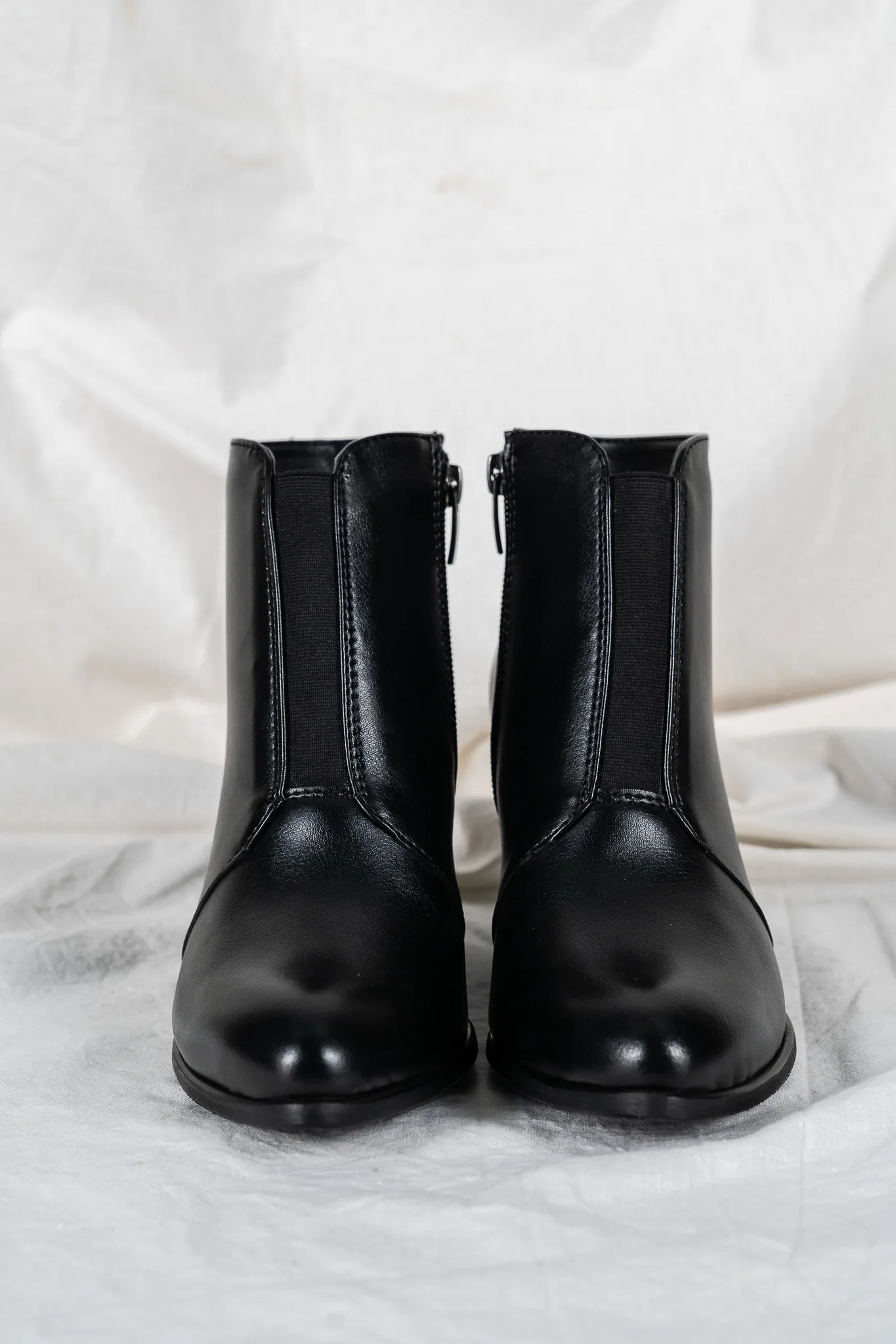 HANA plant based ankle boots – black - Image 2