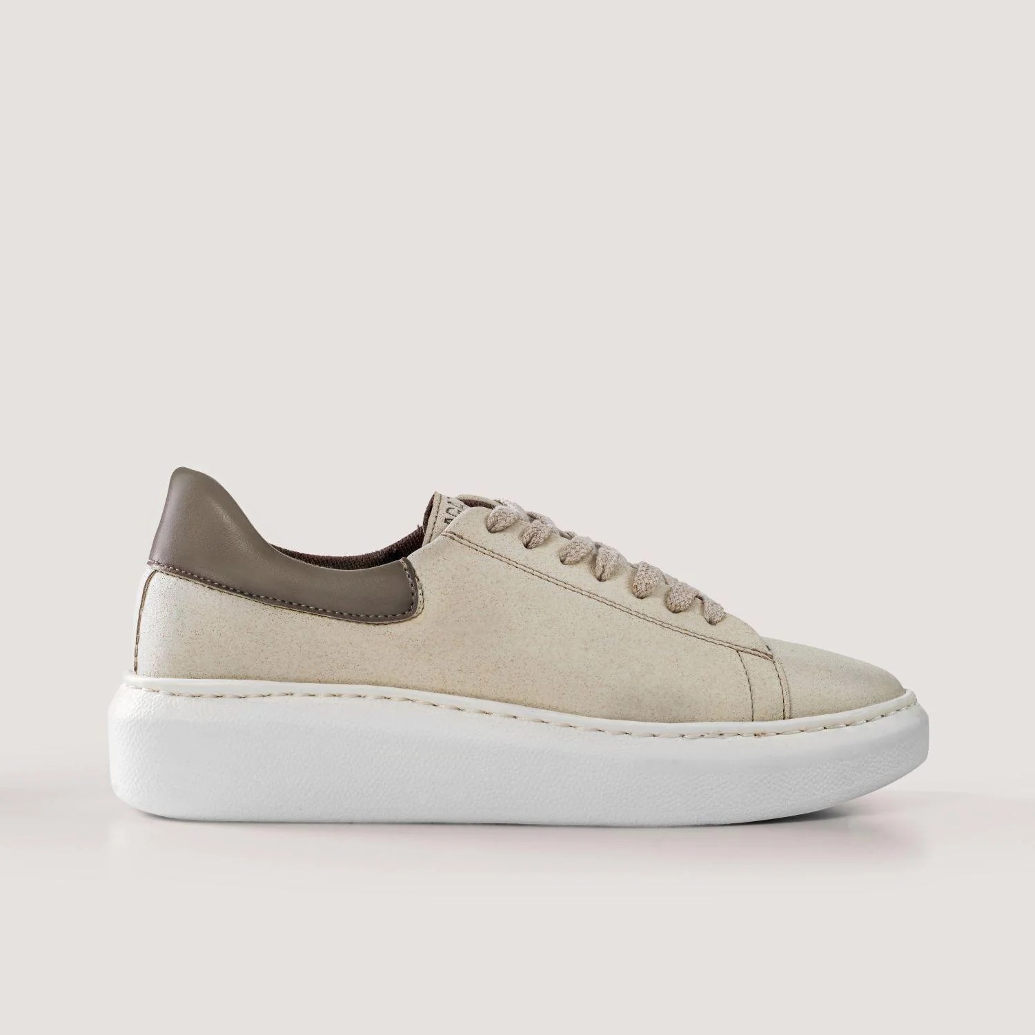 Jabłkowe sneakersy EMMA – cappuccino - Image 2