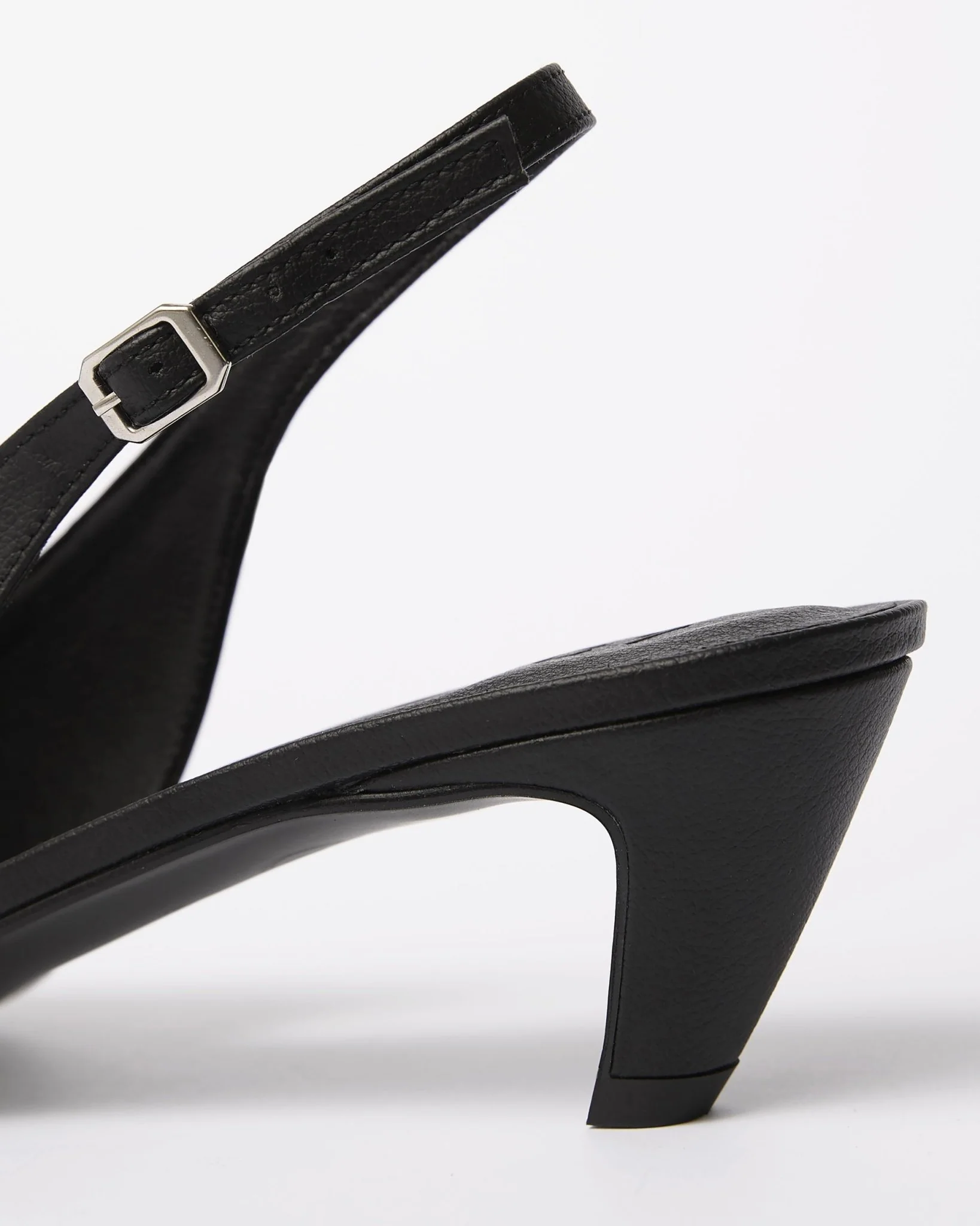 Kitten Heels Black pointy toe pumps - Image 5