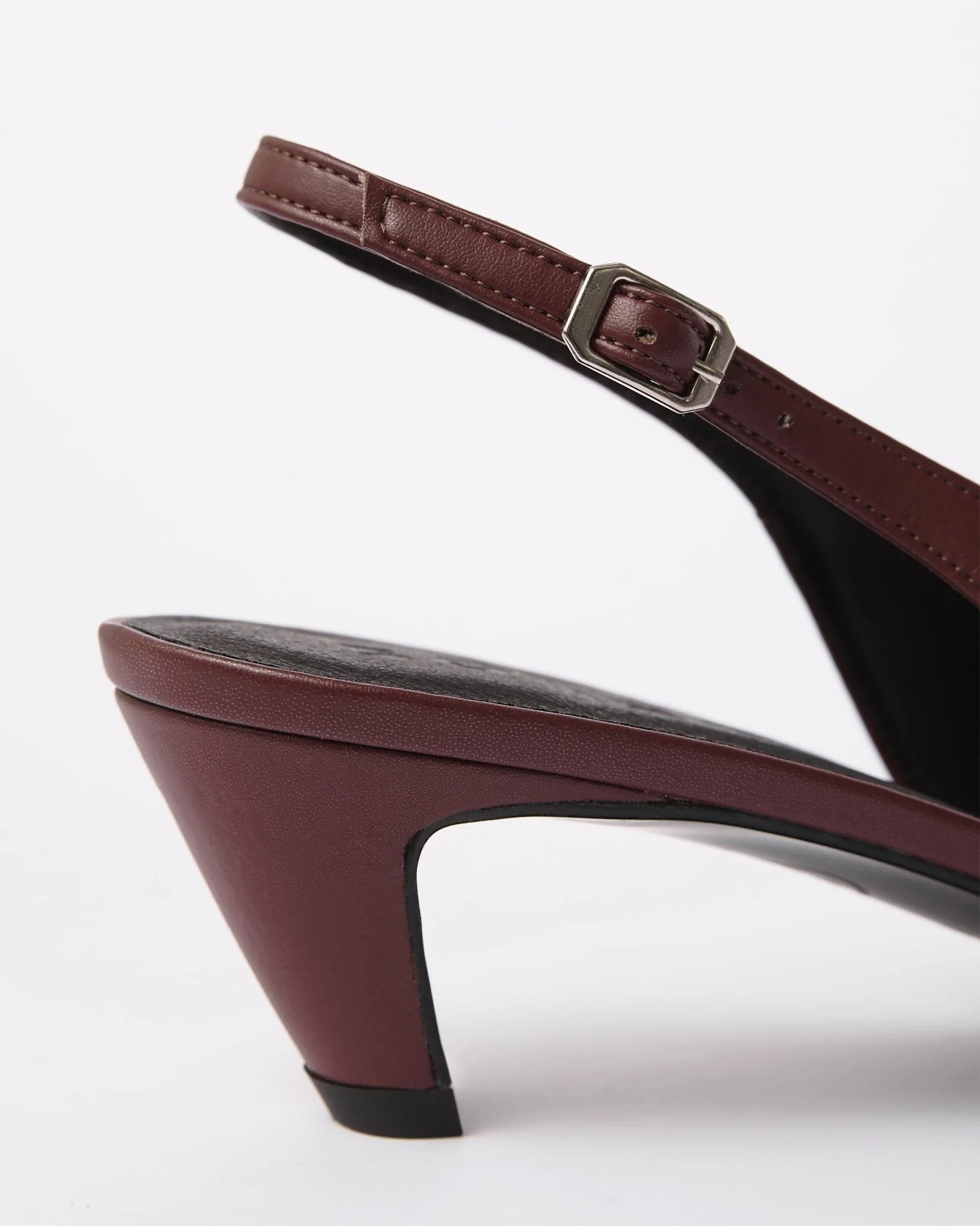 Kitten Heels Burgundy pointy toe pumps - Image 4
