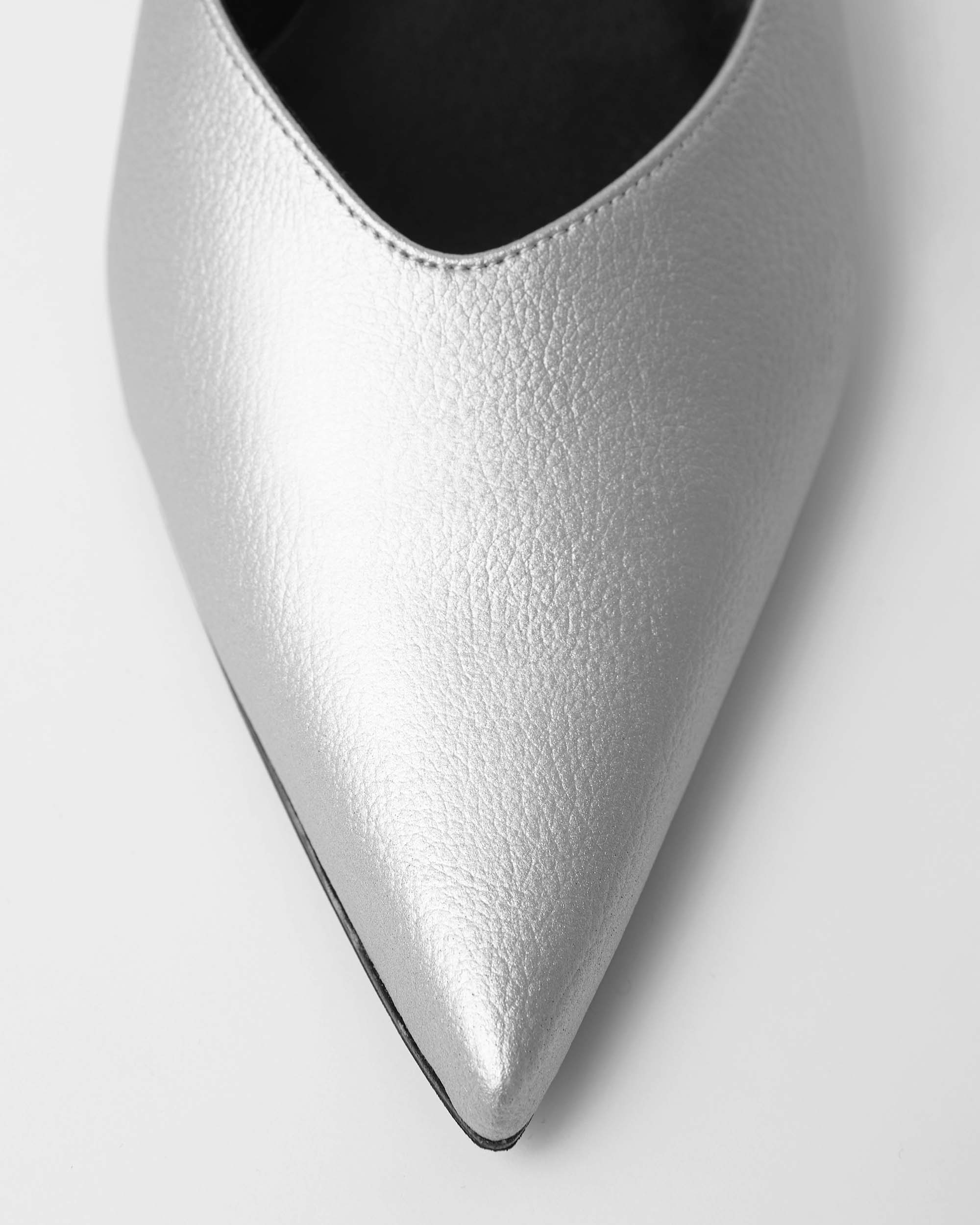 Kitten Heels Silver pointy toe pumps - Image 7