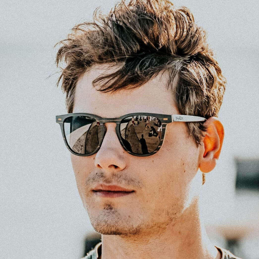 Lark - Unisex Wooden Sunglasses - Image 6