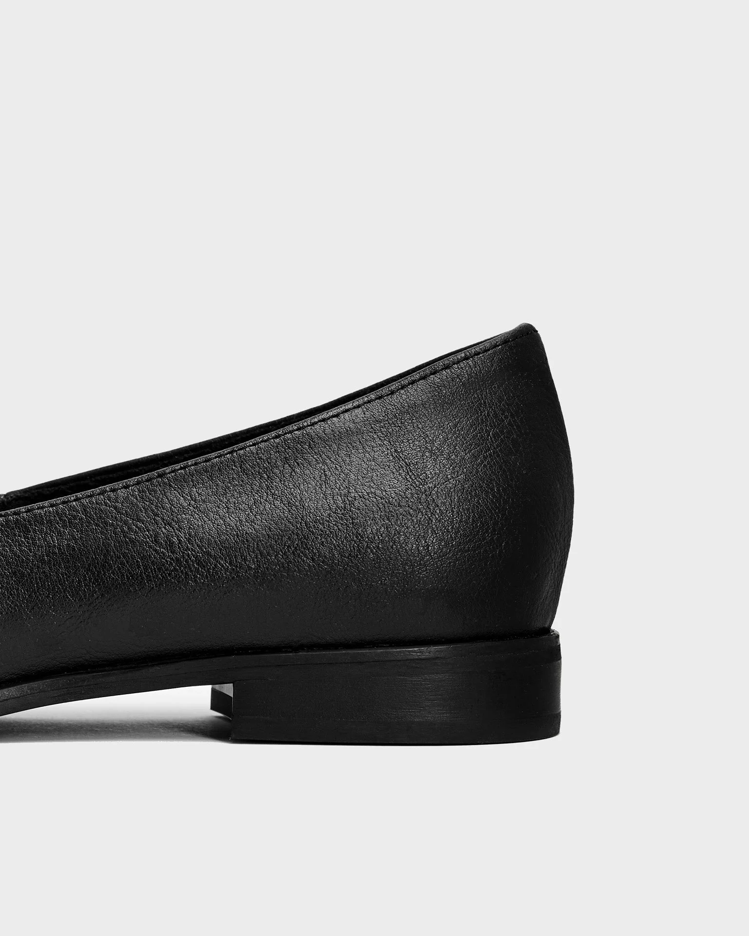 Lords Black Loafers made of grape leather Vegea - Image 5