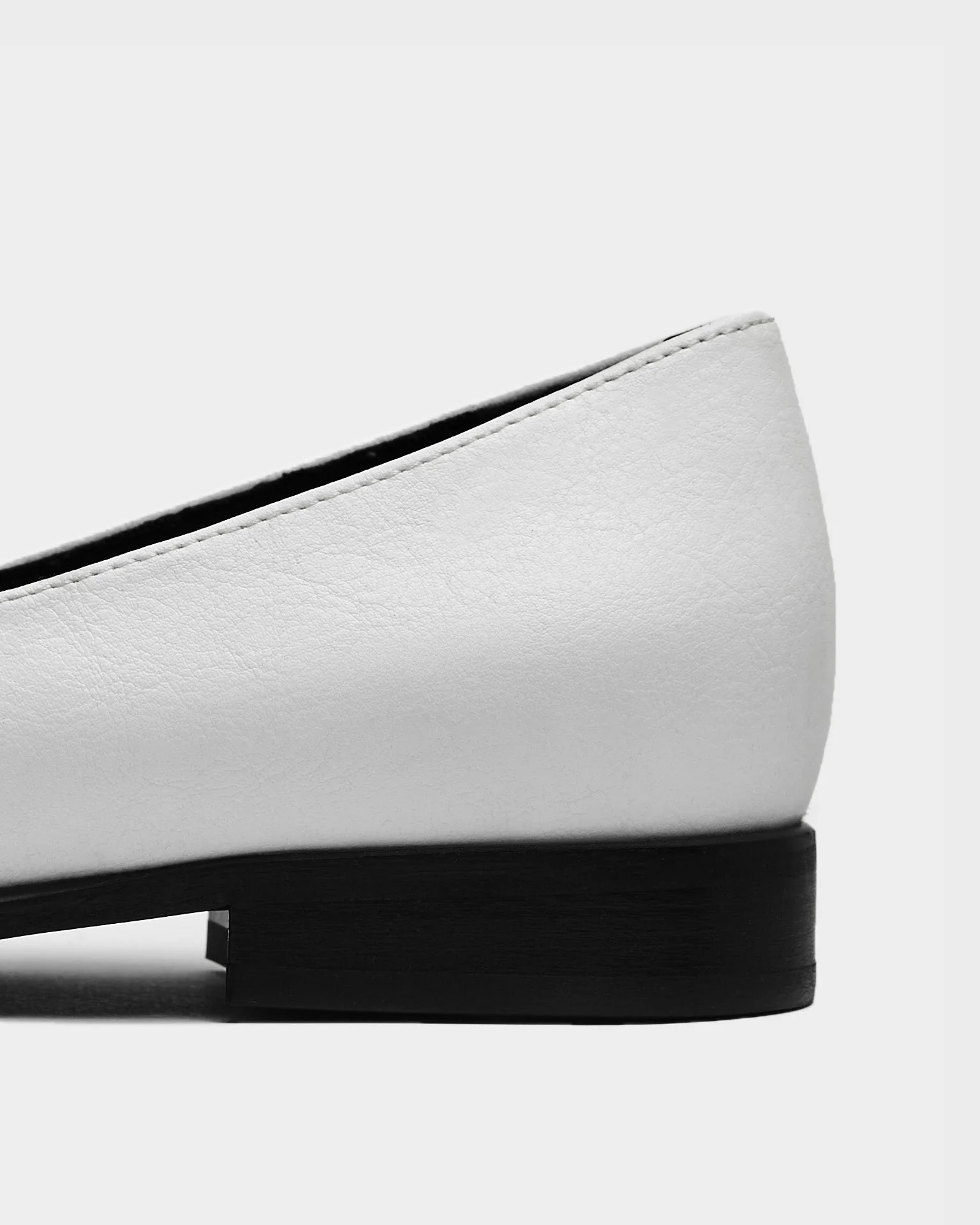 Lords White Loafers made of grape leather Vegea - Image 4