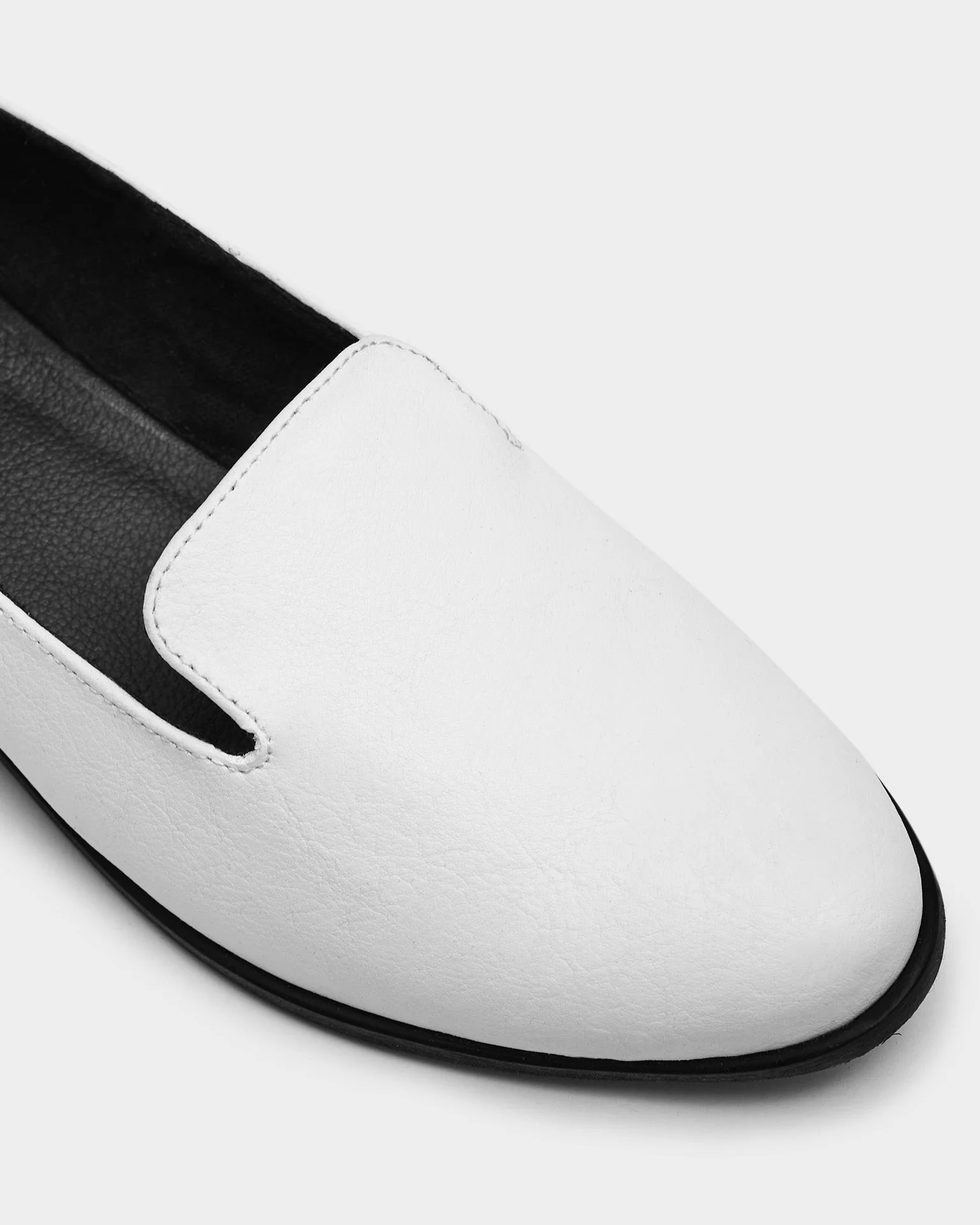 Lords White Loafers made of grape leather Vegea - Image 5