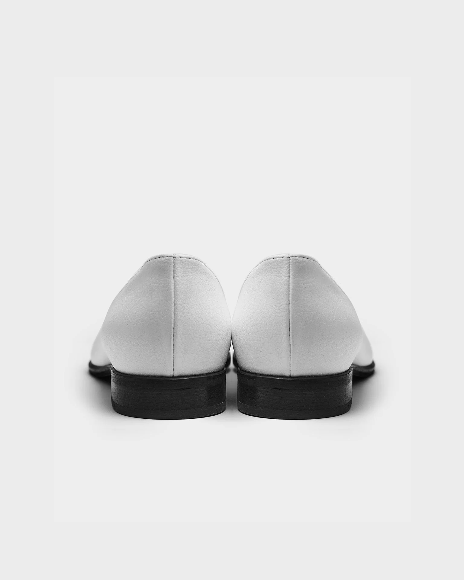 Lords White Loafers made of grape leather Vegea - Image 6