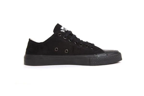 Low Cut Sneakers, All Black - Image 7