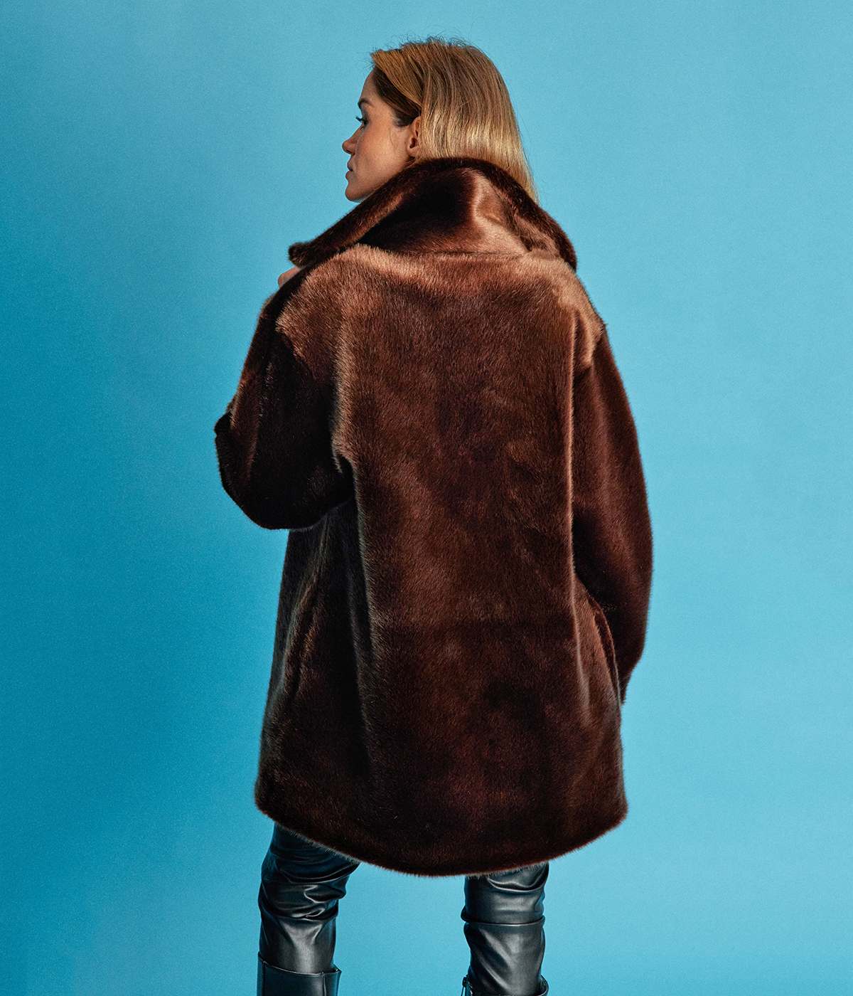 Manteau en Fourrure Vegan Babylone Chocolat - Image 4