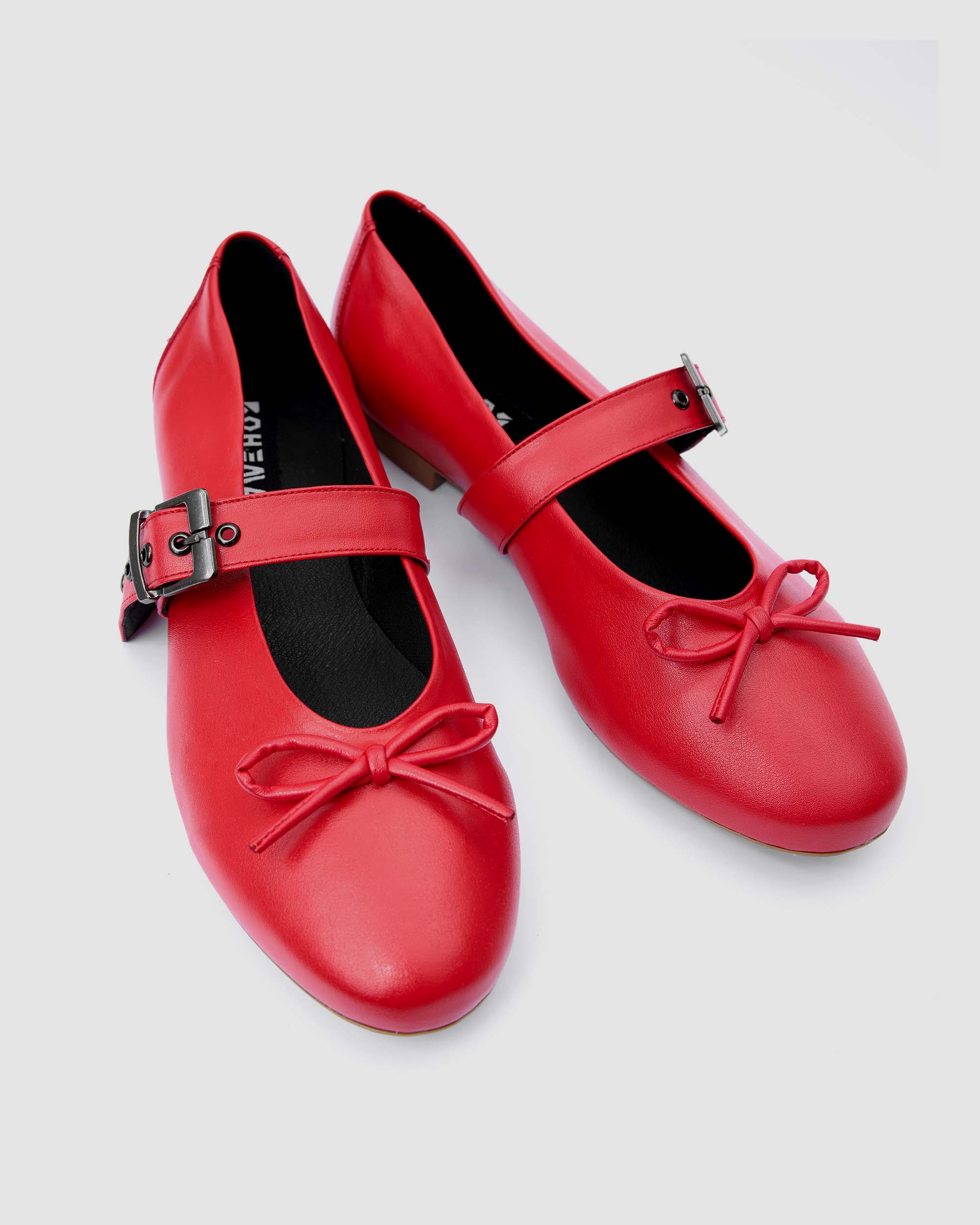 Mara Pumps red ballet flats with a strap - Image 4
