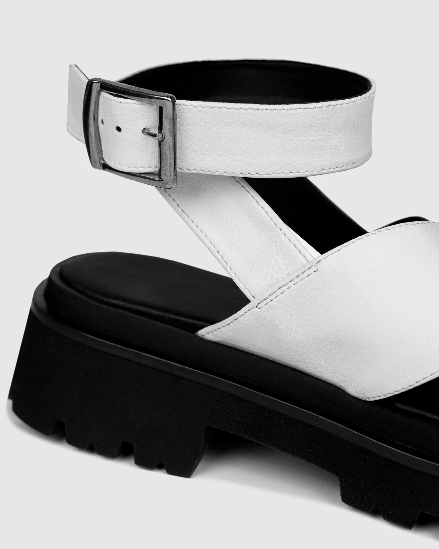 Medley Sandals made of cactus leather Desserto® - Image 6