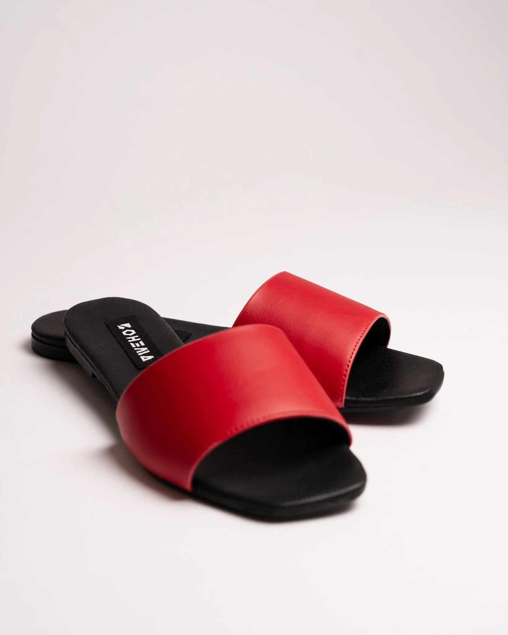 Mellow Slides Red vegan slides made of corn leather - Image 2