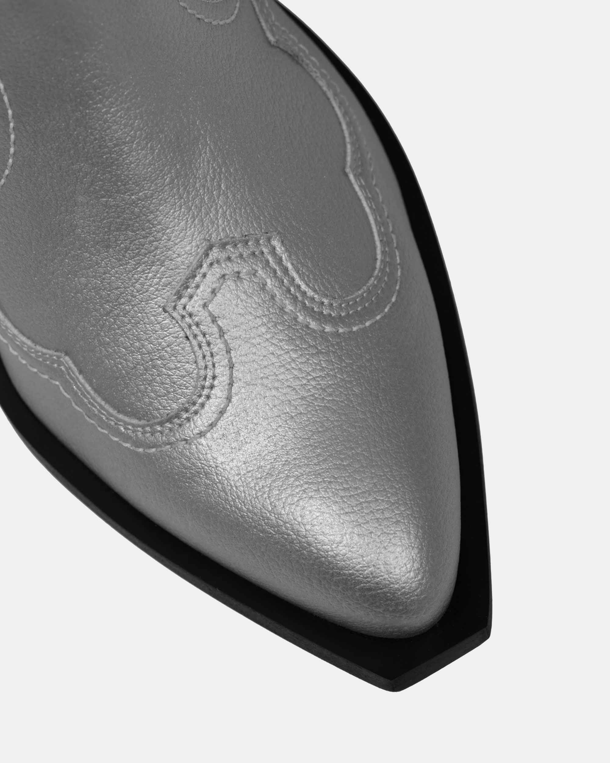 Metallic stitchy cowboy boots - Image 3