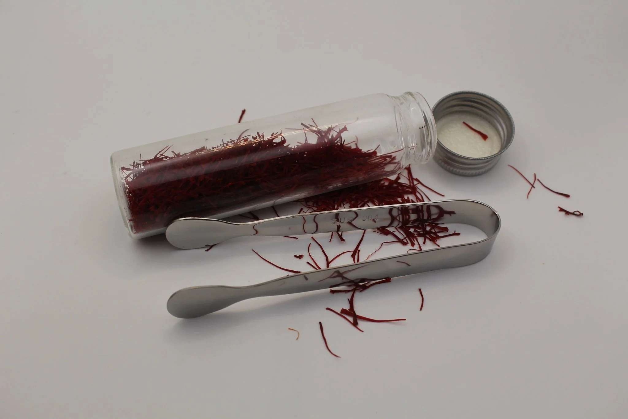 Mini Stainless Steel Tongs to Grab Saffron & Spices – 1 Unit - Image 2