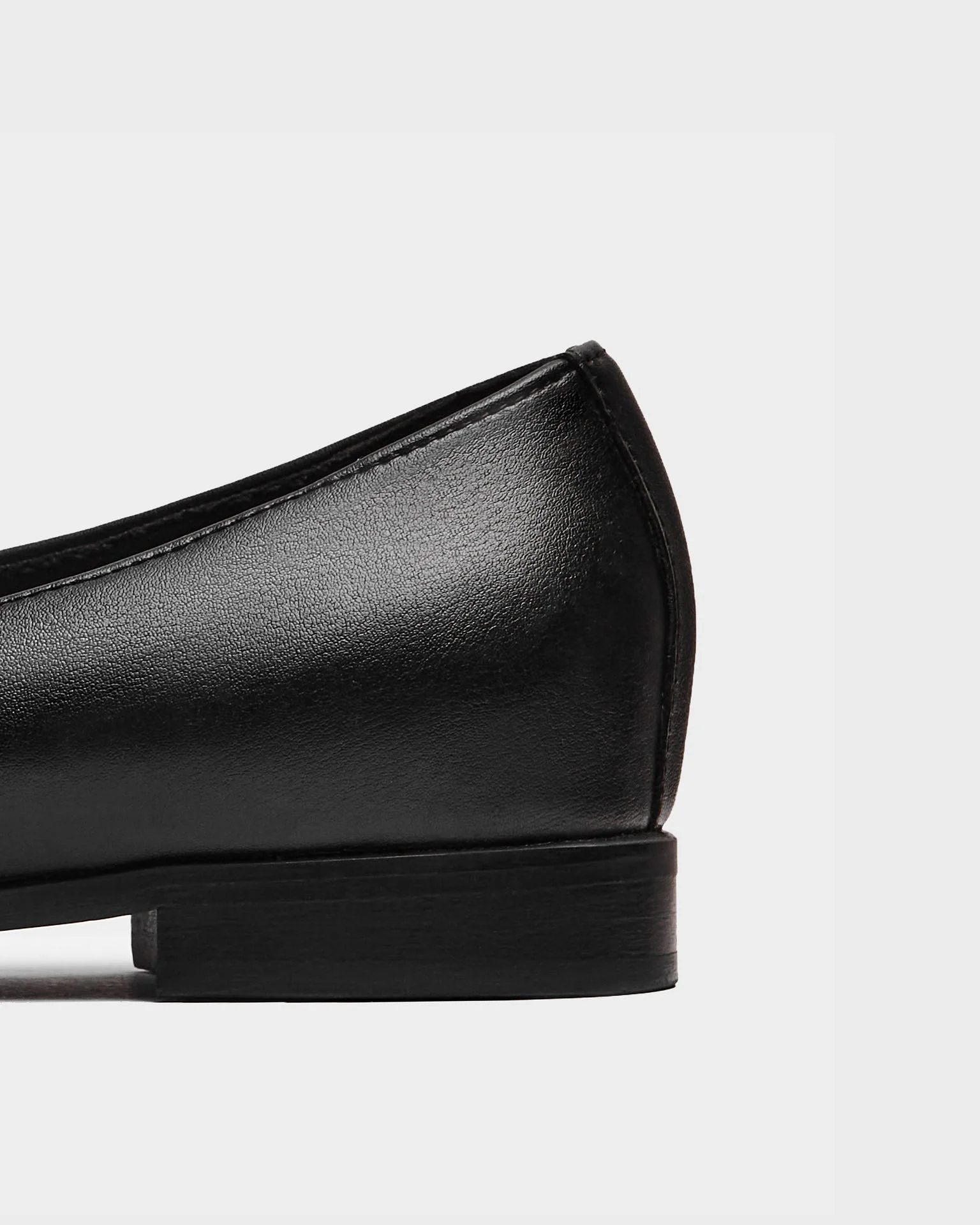 Penny Loafers made of grape leather Vegea - Image 4