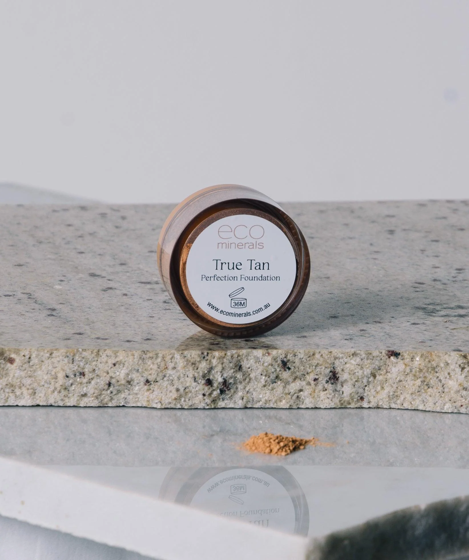 Perfection Dewy Mineral Foundation - Image 10