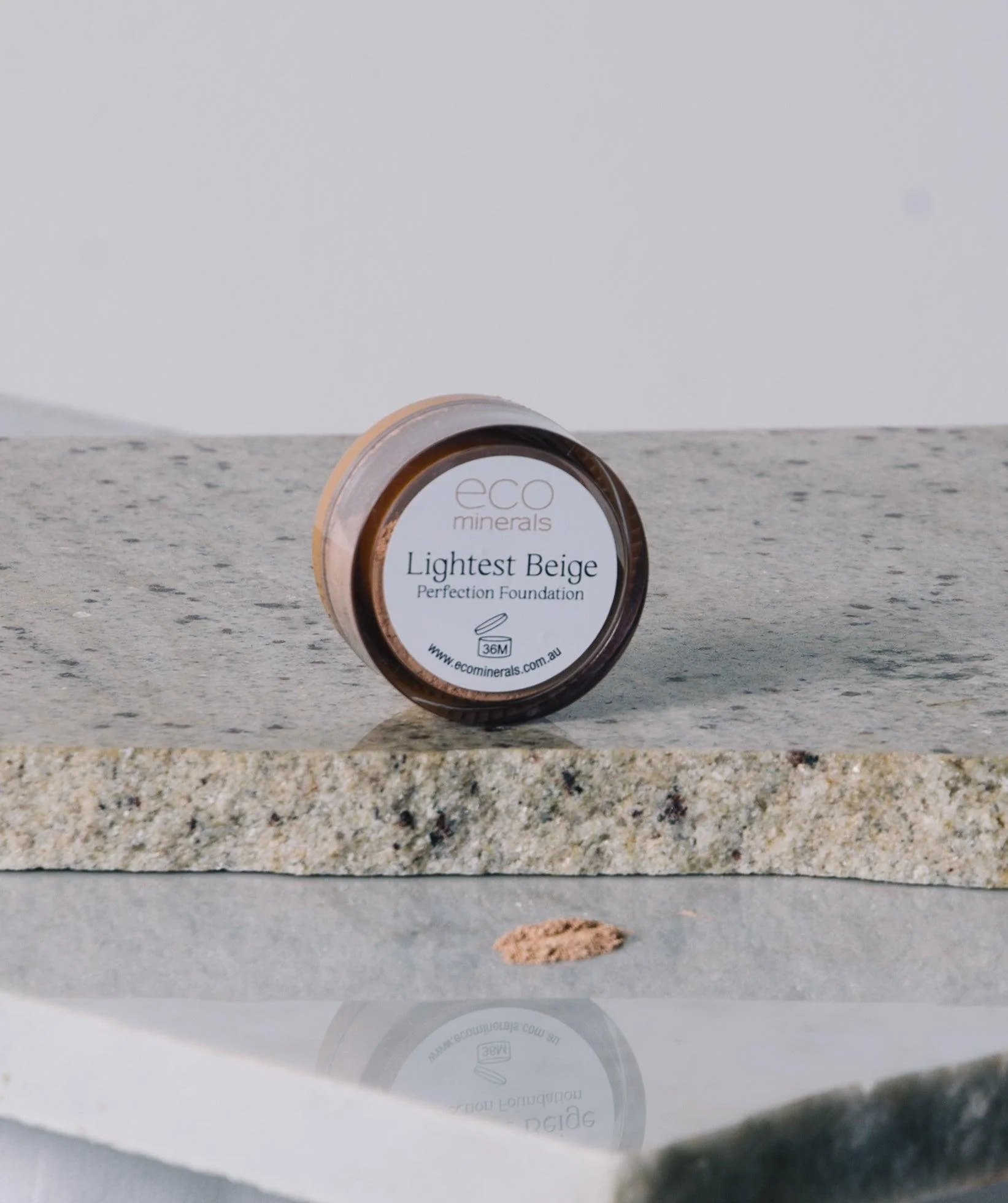 Perfection Dewy Mineral Foundation - Image 7