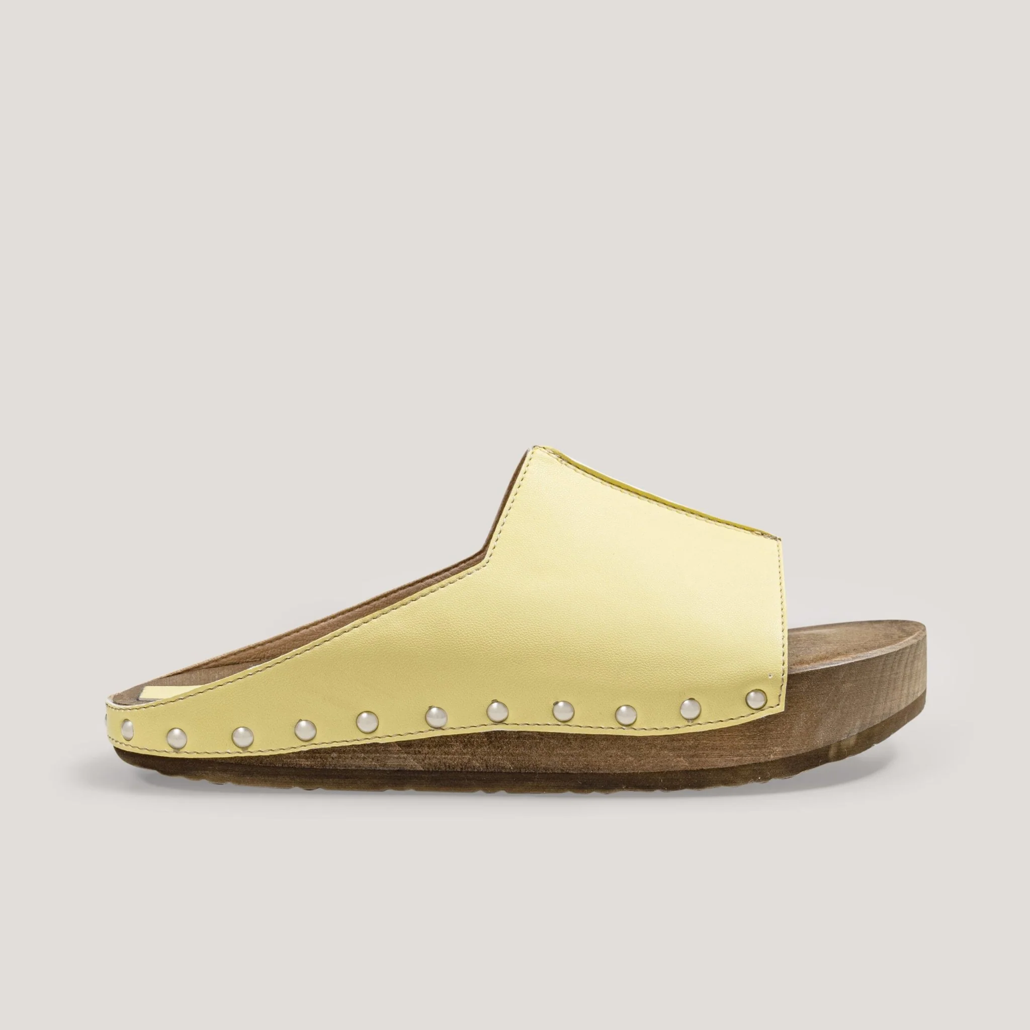 "Pilates, babe!” plant-based clogs - lemon - Image 5