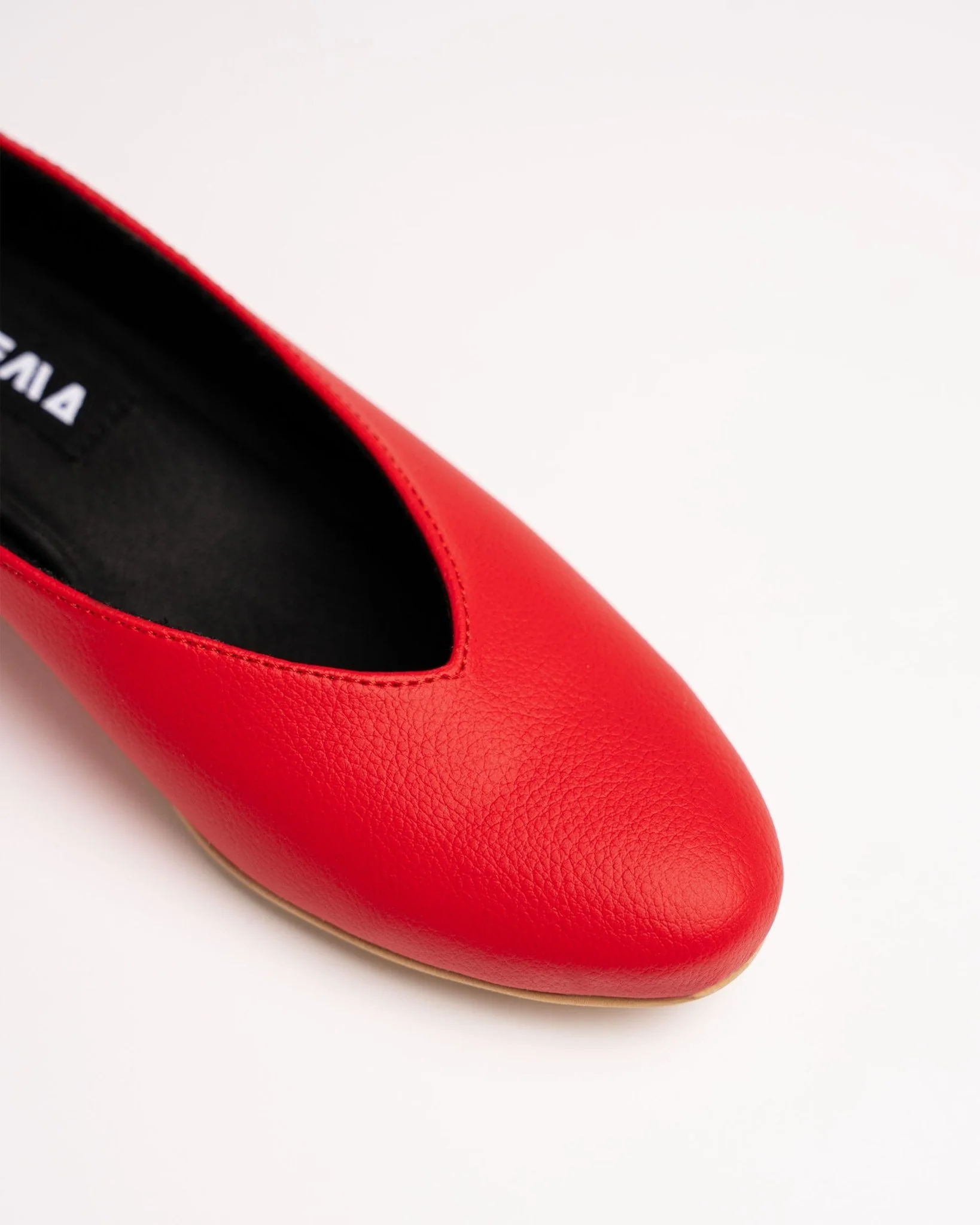Pumps Red vegan ballerinas made of vegan grape leather Vegea - Image 4