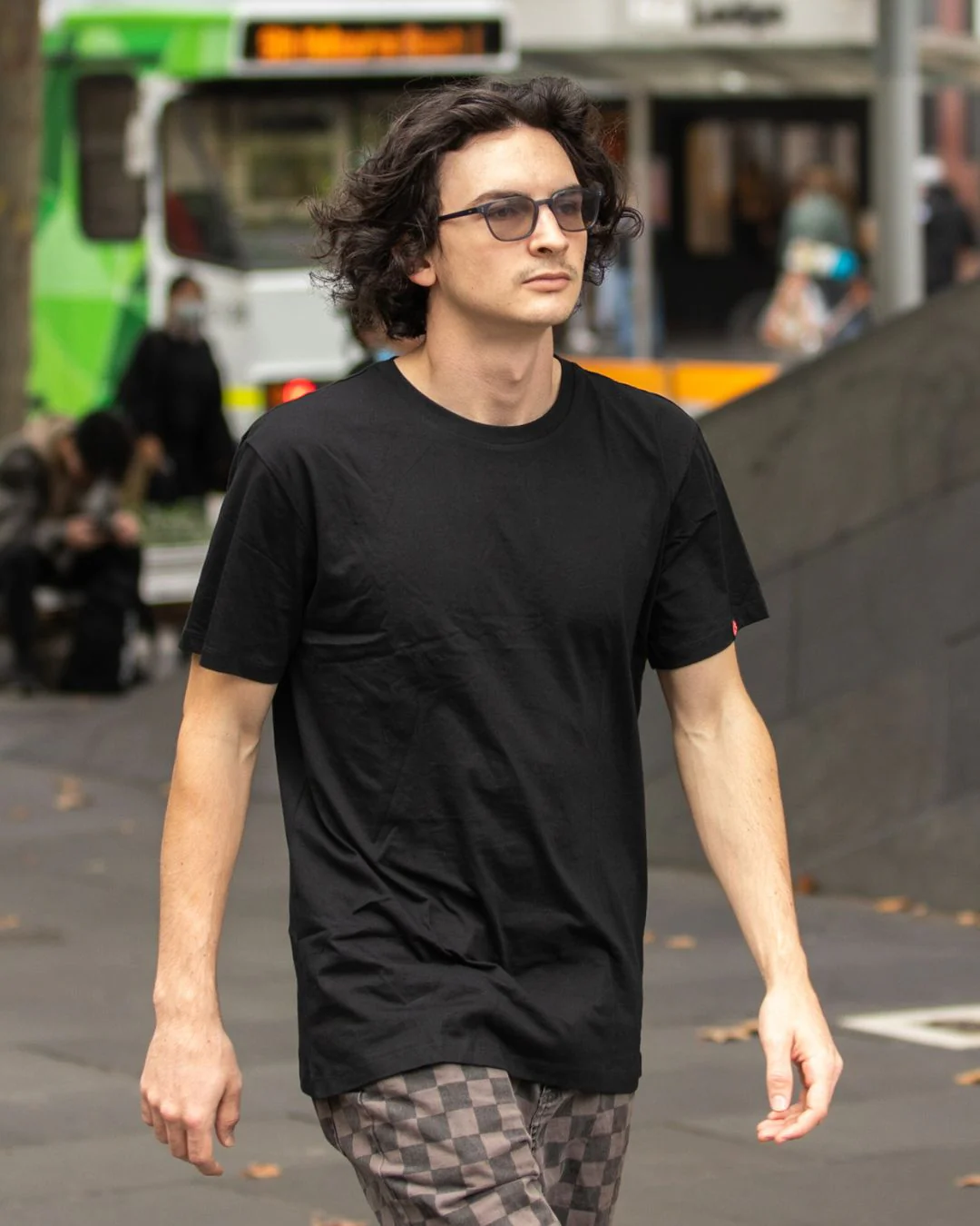 Round Neck T-shirt, Unisex Black - Image 3