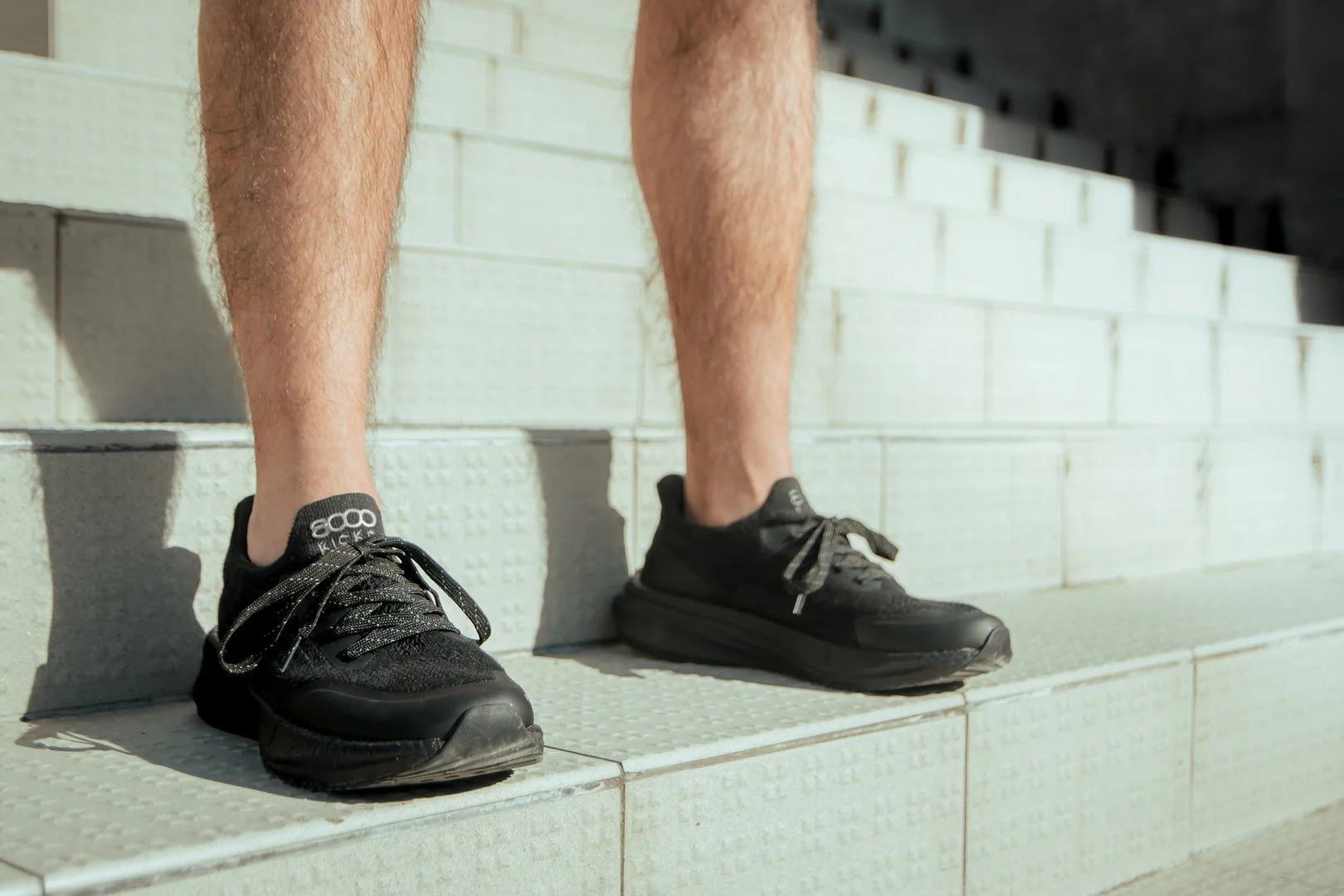 Runners for Men in Full Black - Image 5