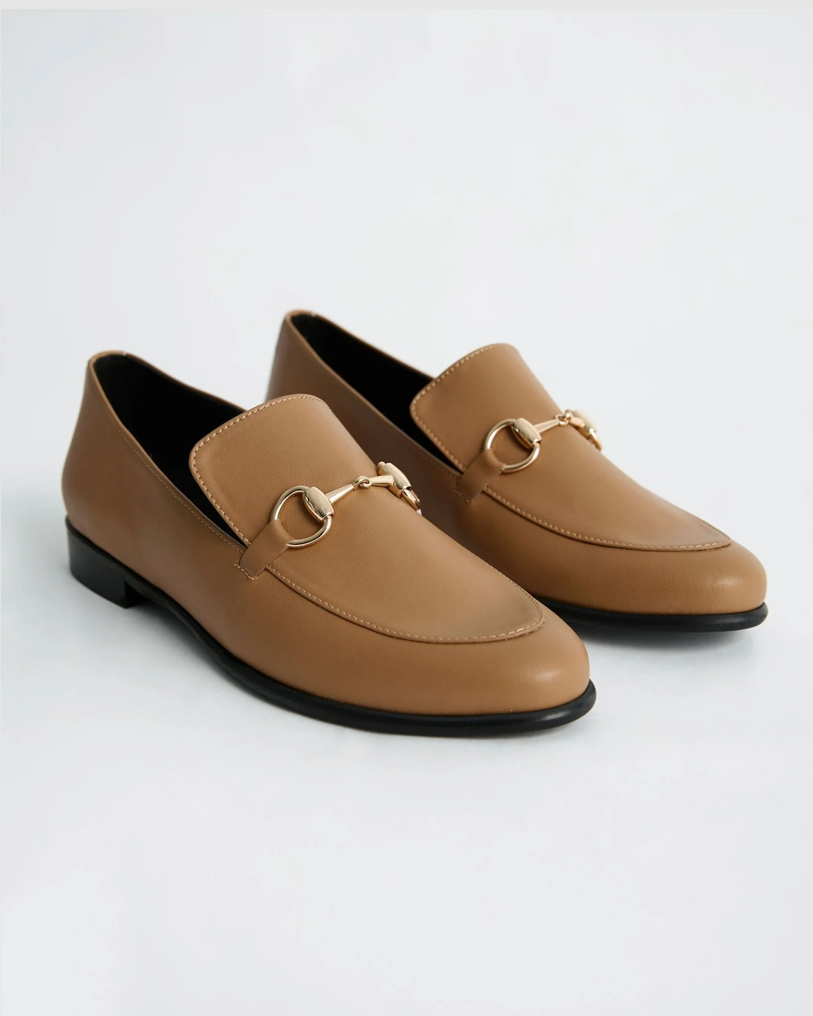 Shiv Loafers beige women's moccasins - Image 2