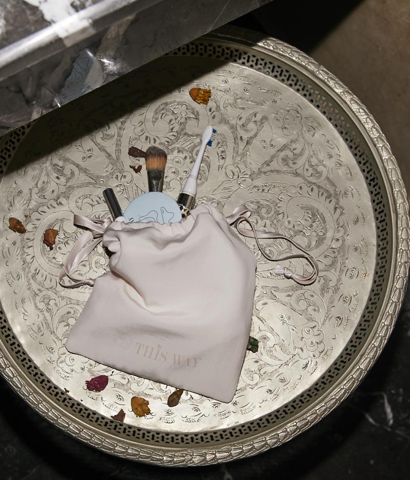 Silk Sleeping Mask & Pouch - Image 10