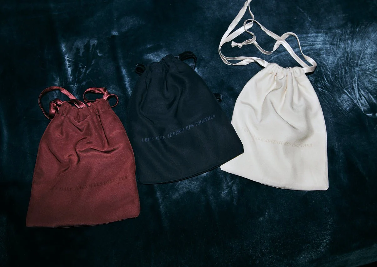 Silk Sleeping Mask & Pouch - Image 12
