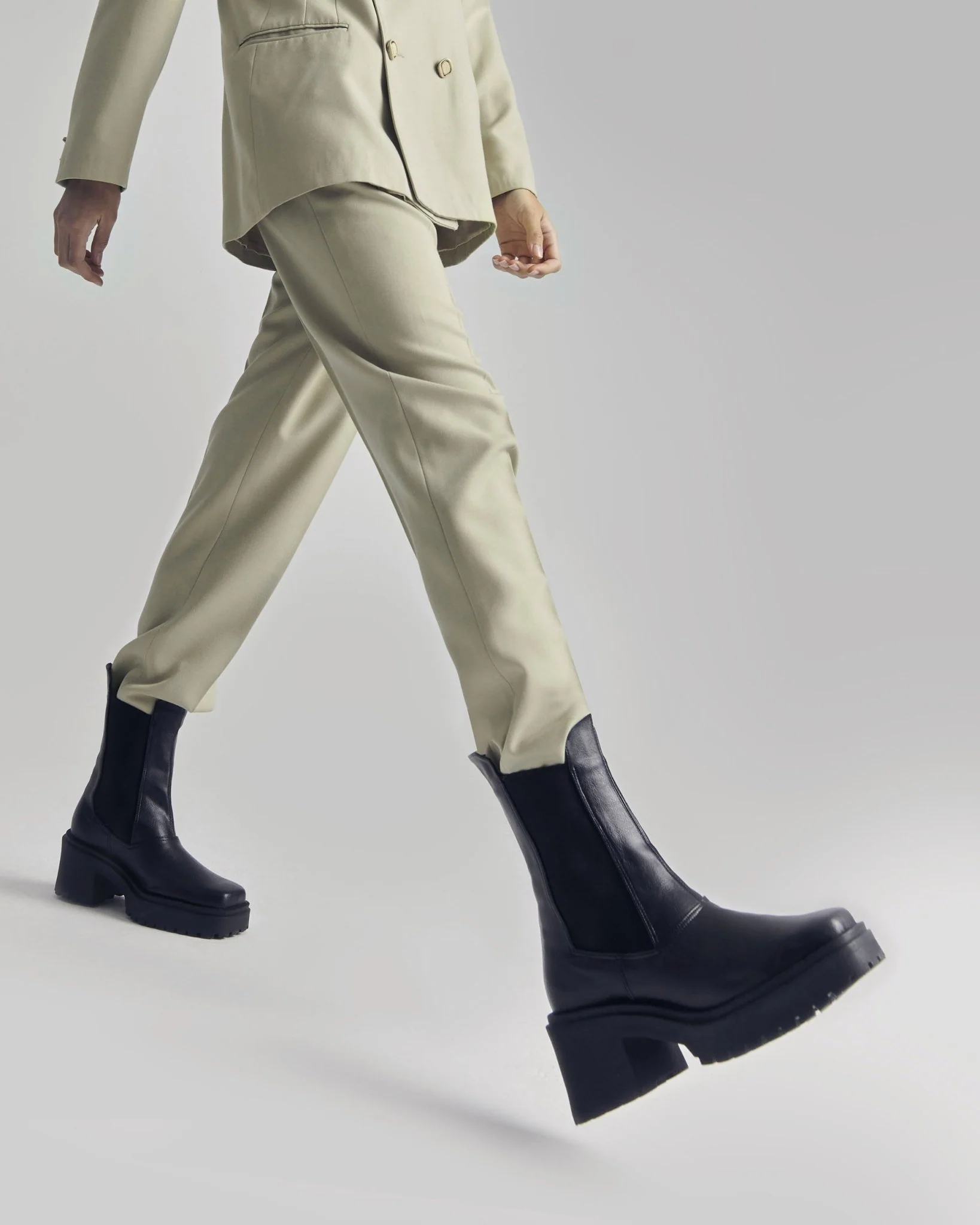 Squared chelsea boots - Image 3