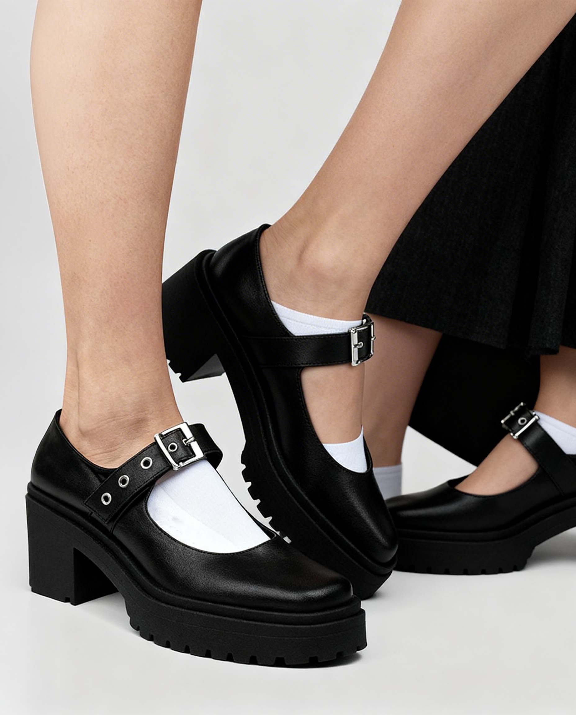 Squared Mary Jane Pumps Black made of Grape Leather - Image 2