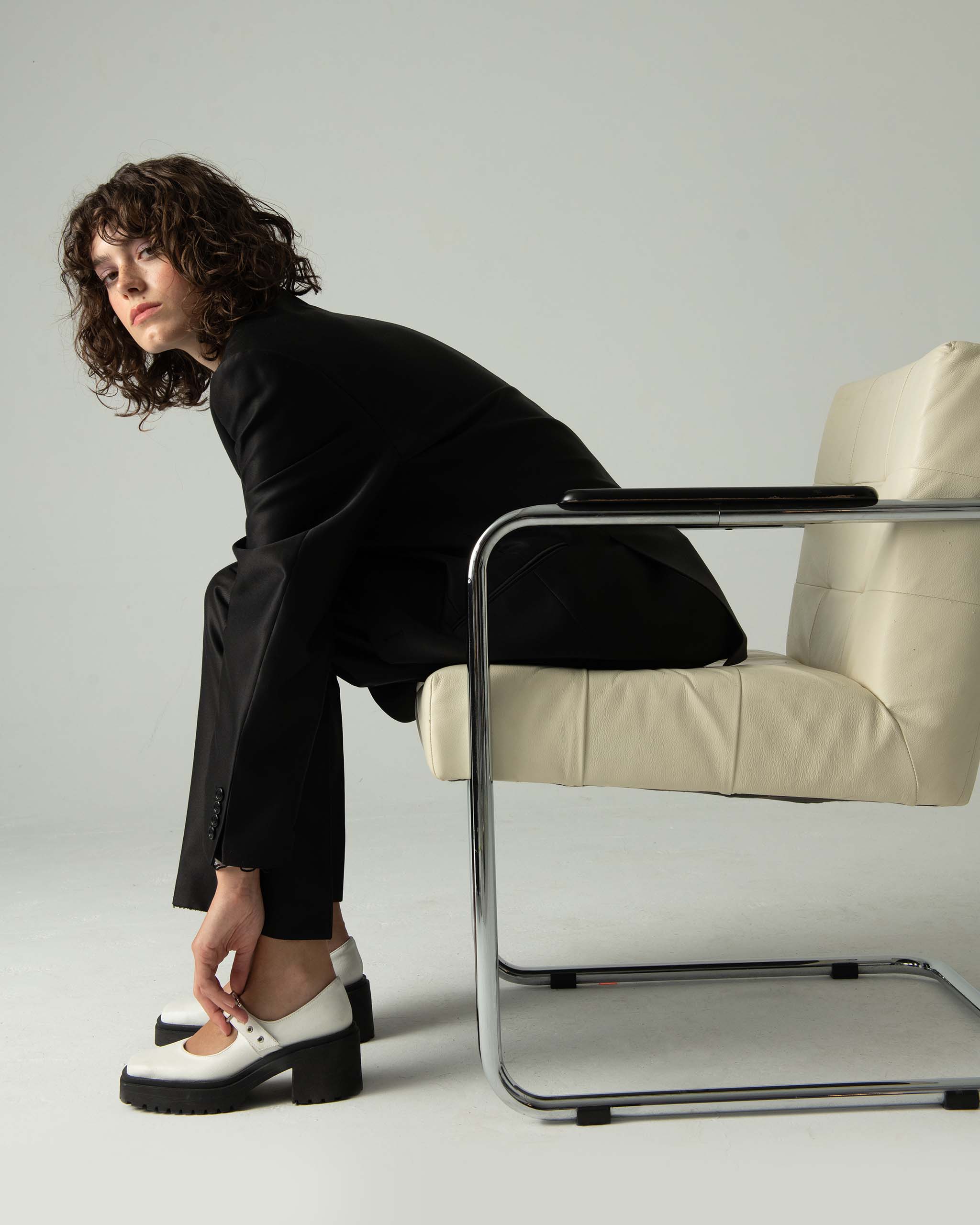 Squared Mary Jane Pumps White made of Vegea grape leather - Image 10