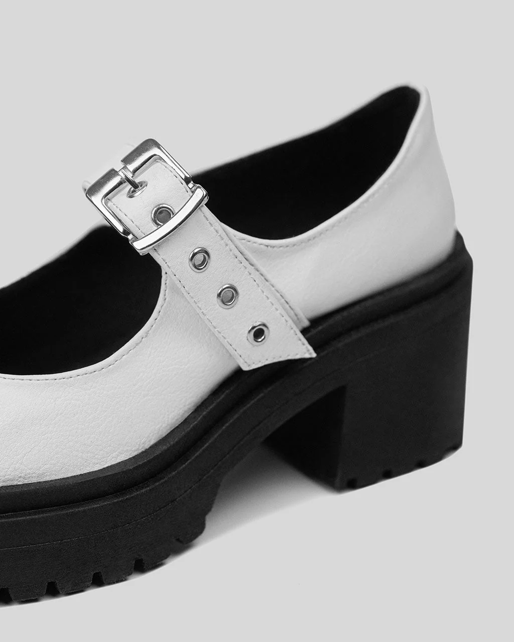 Squared Mary Jane Pumps White made of Vegea grape leather - Image 6