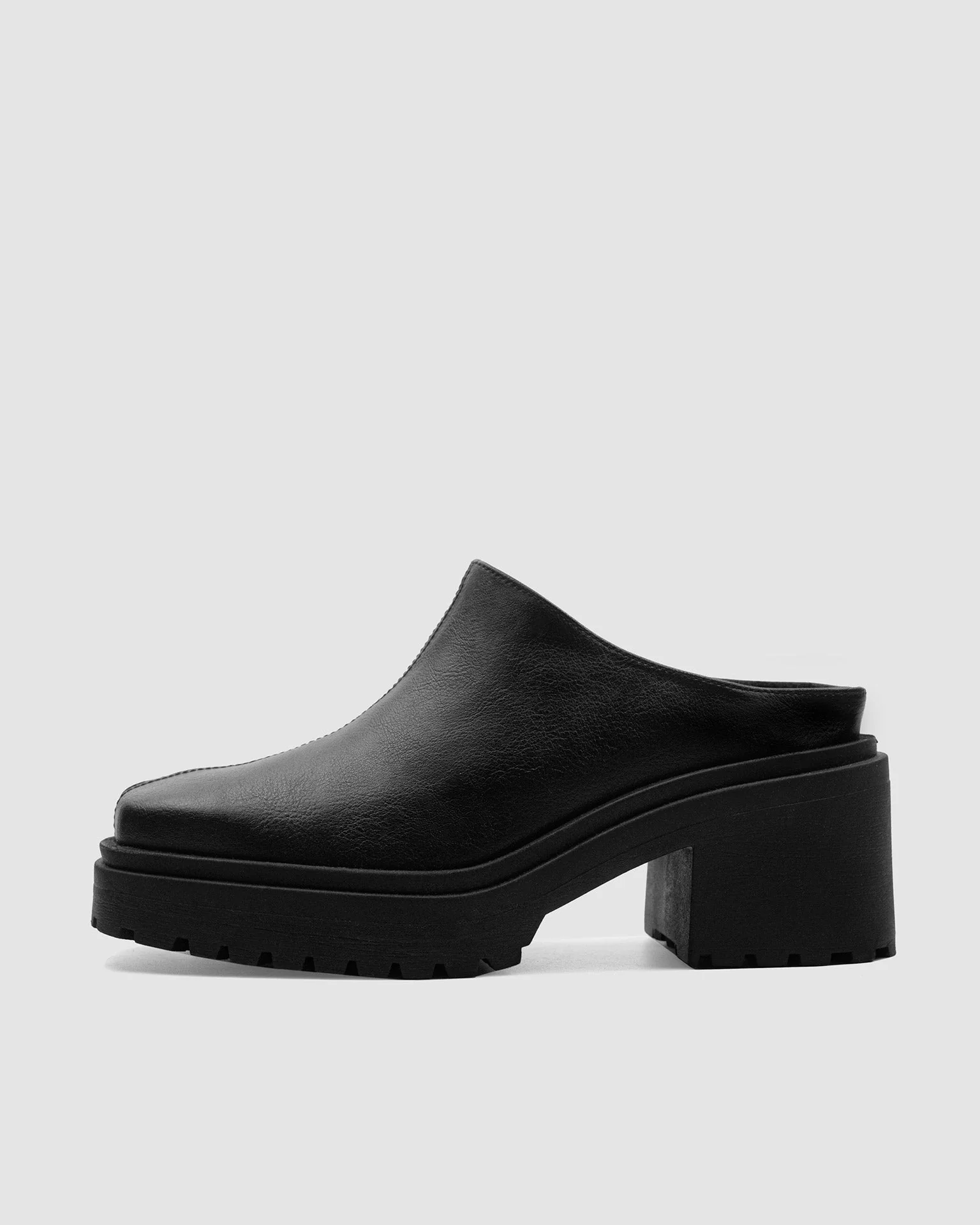 Squared Mule Black made of Grape Leather - Image 7