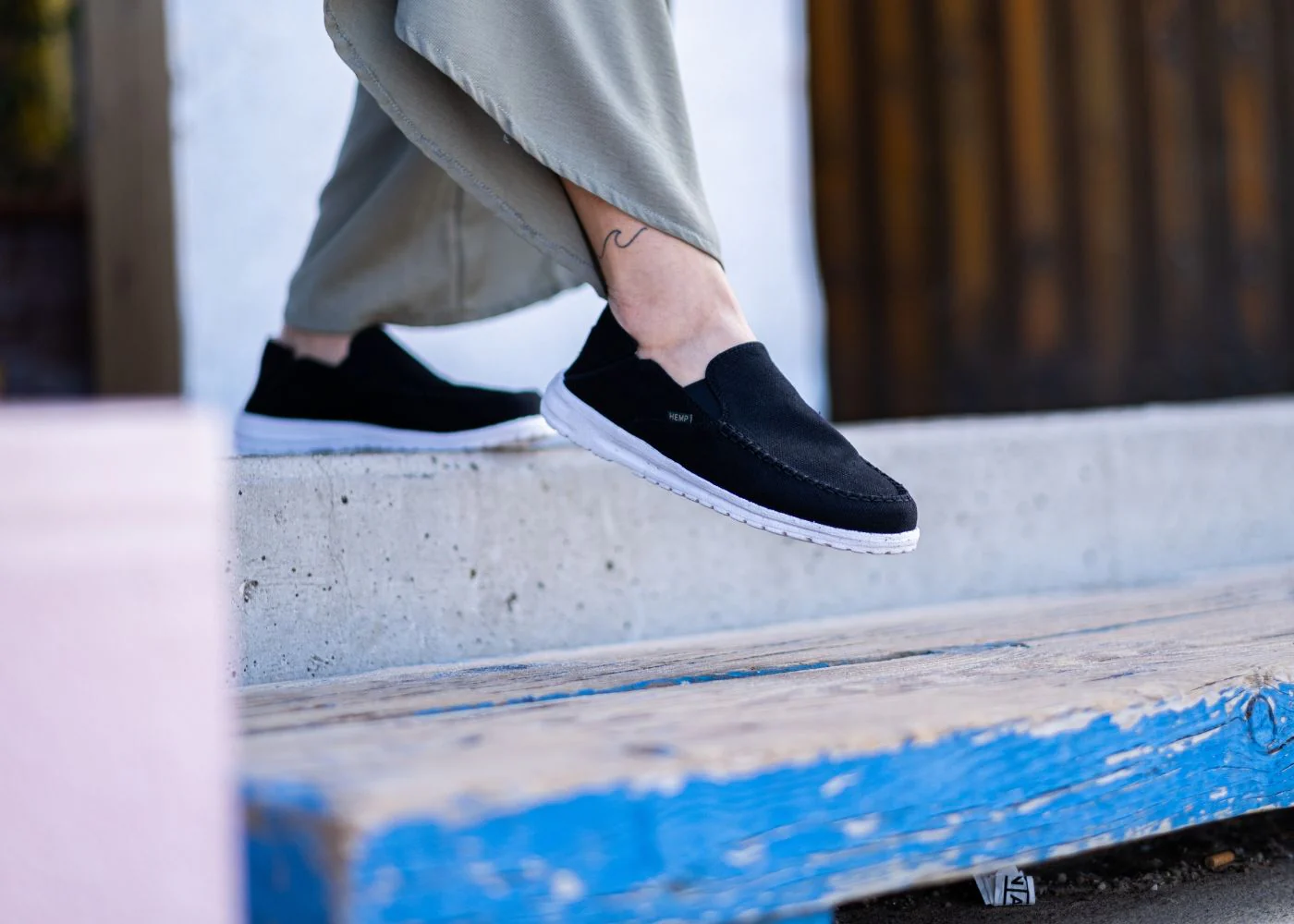 SunSlide Hemp Slip-on for Women in Black - Image 5