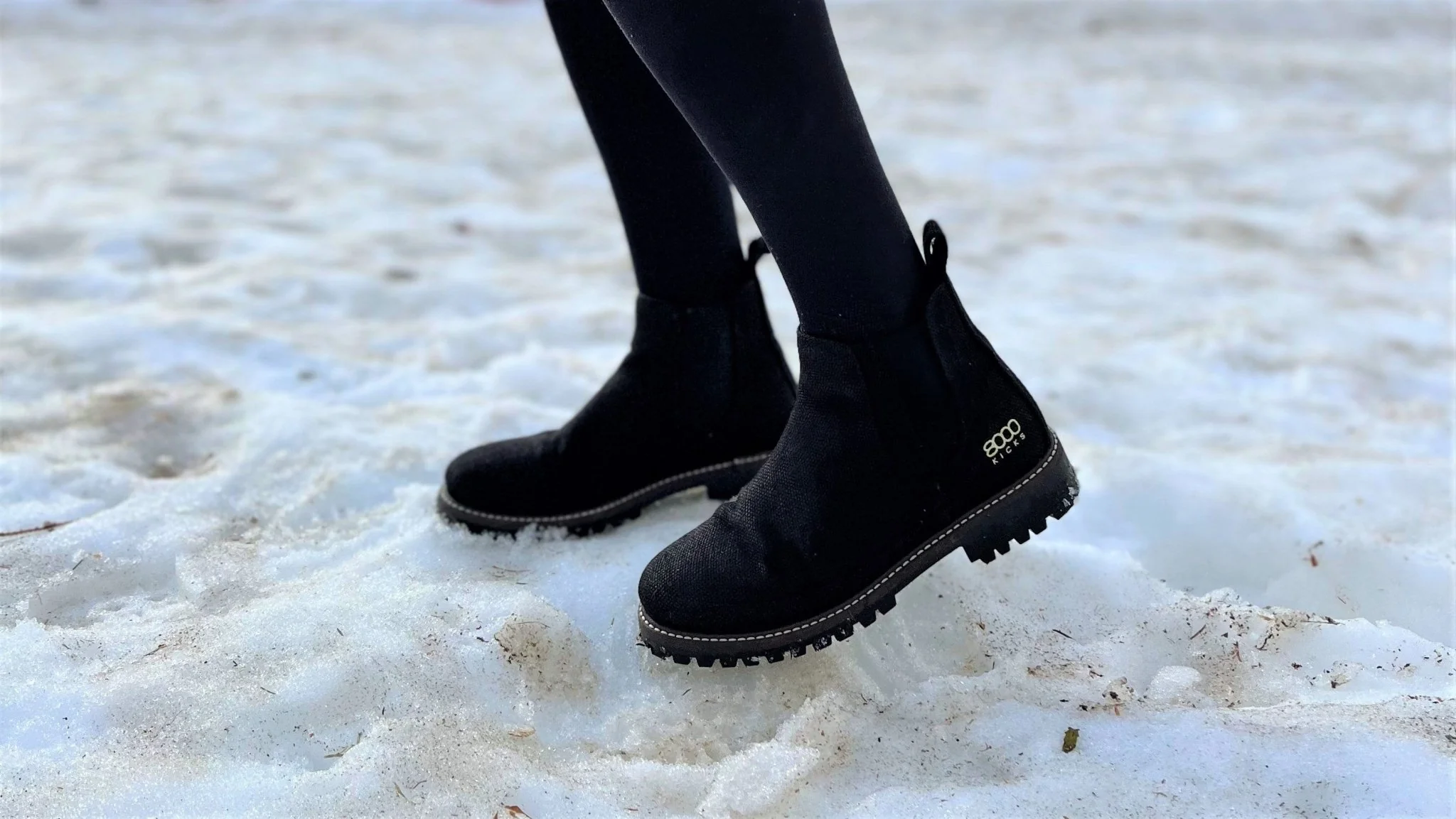 The Crossover Hemp Chelsea for Women in Black - Image 9