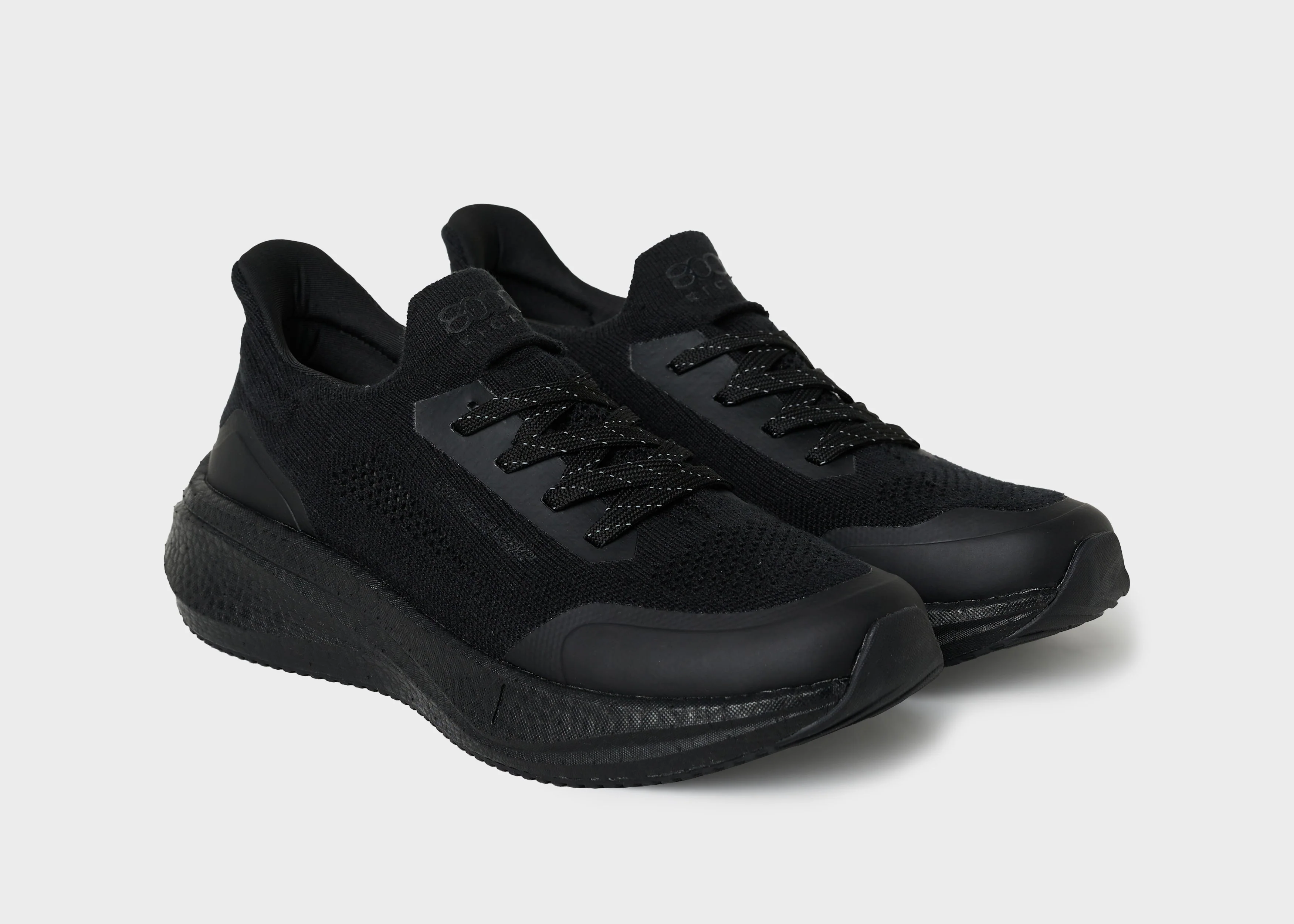 Runners for Women in Full Black - Image 2