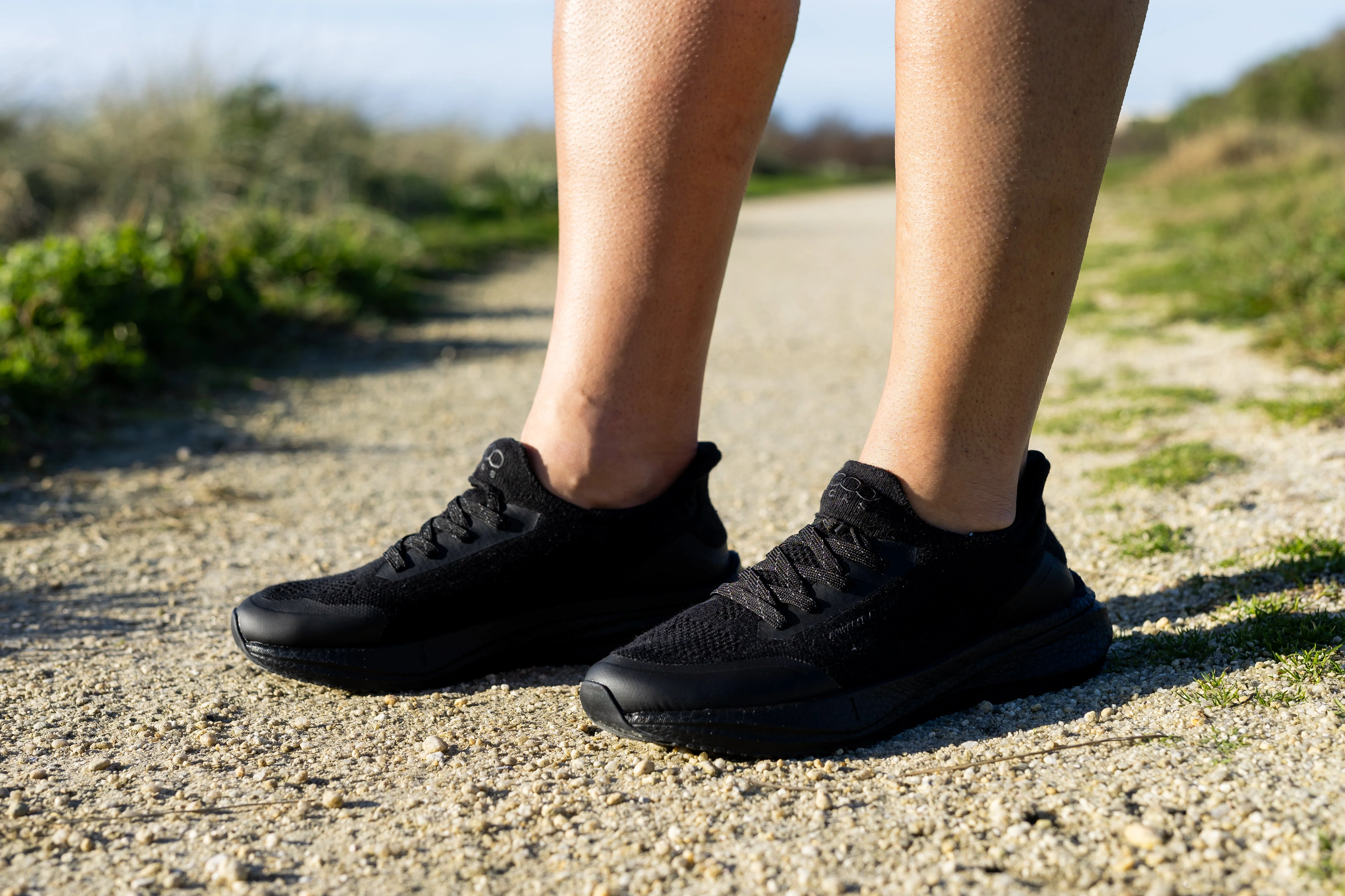 Runners for Women in Full Black - Image 5